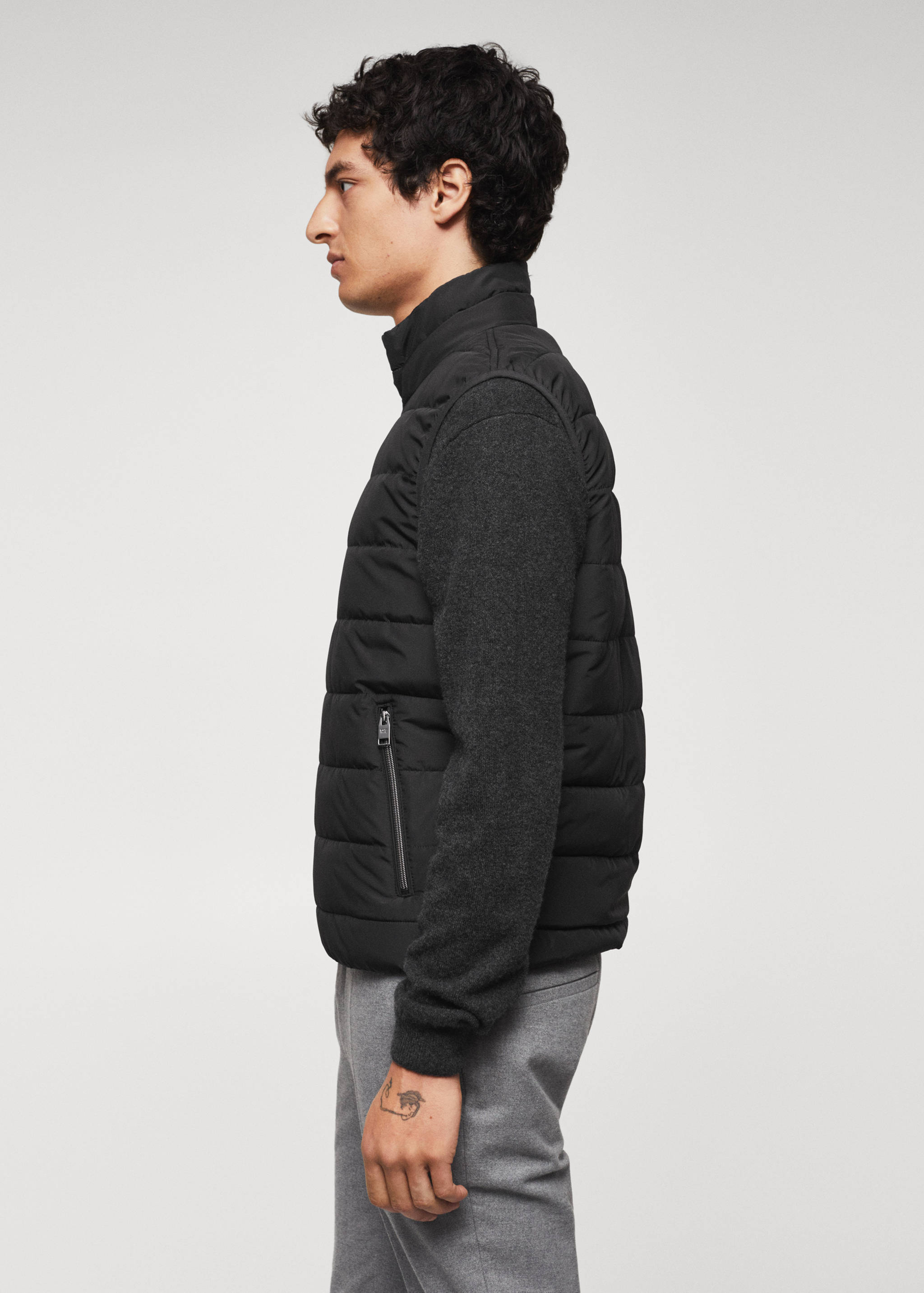 Lightweight nylon quilted gilet - Details of the article 2