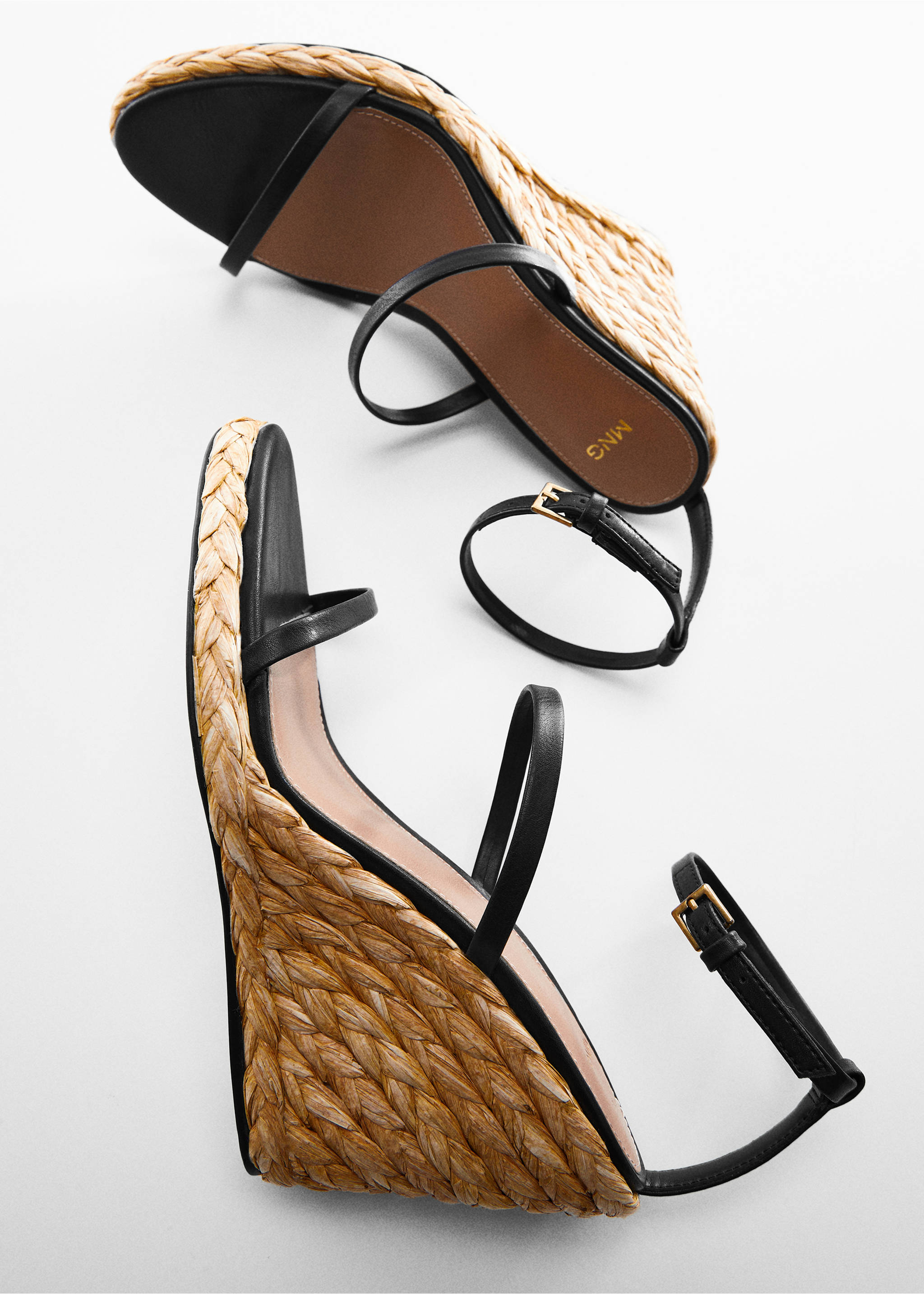 Wedge braided sandals - Details of the article 5, Black. Ref: 57000034-00.