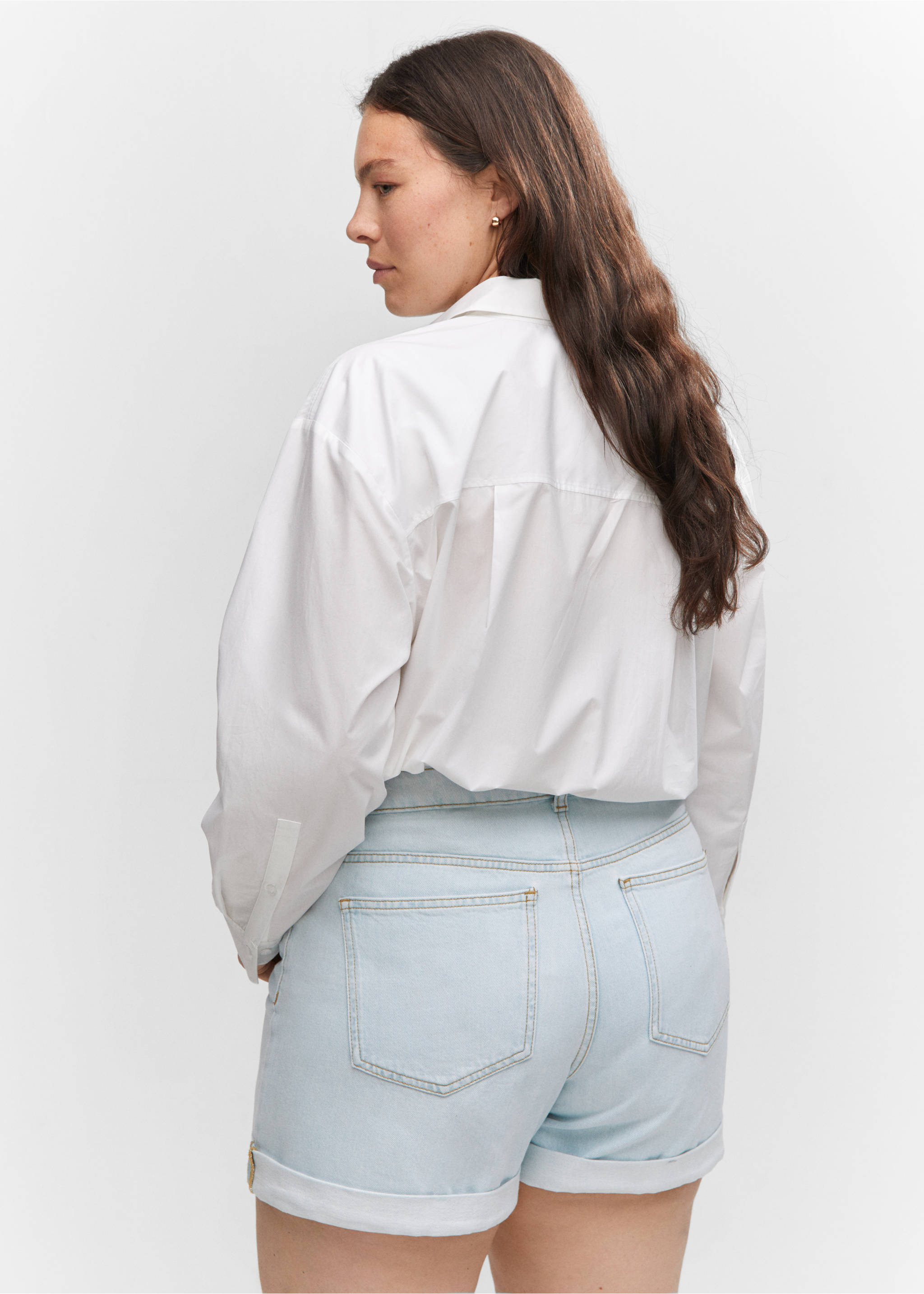 Short jean mom-fit - Détail de l'article 4, Bleu délavé. Ref: 57000153-00.