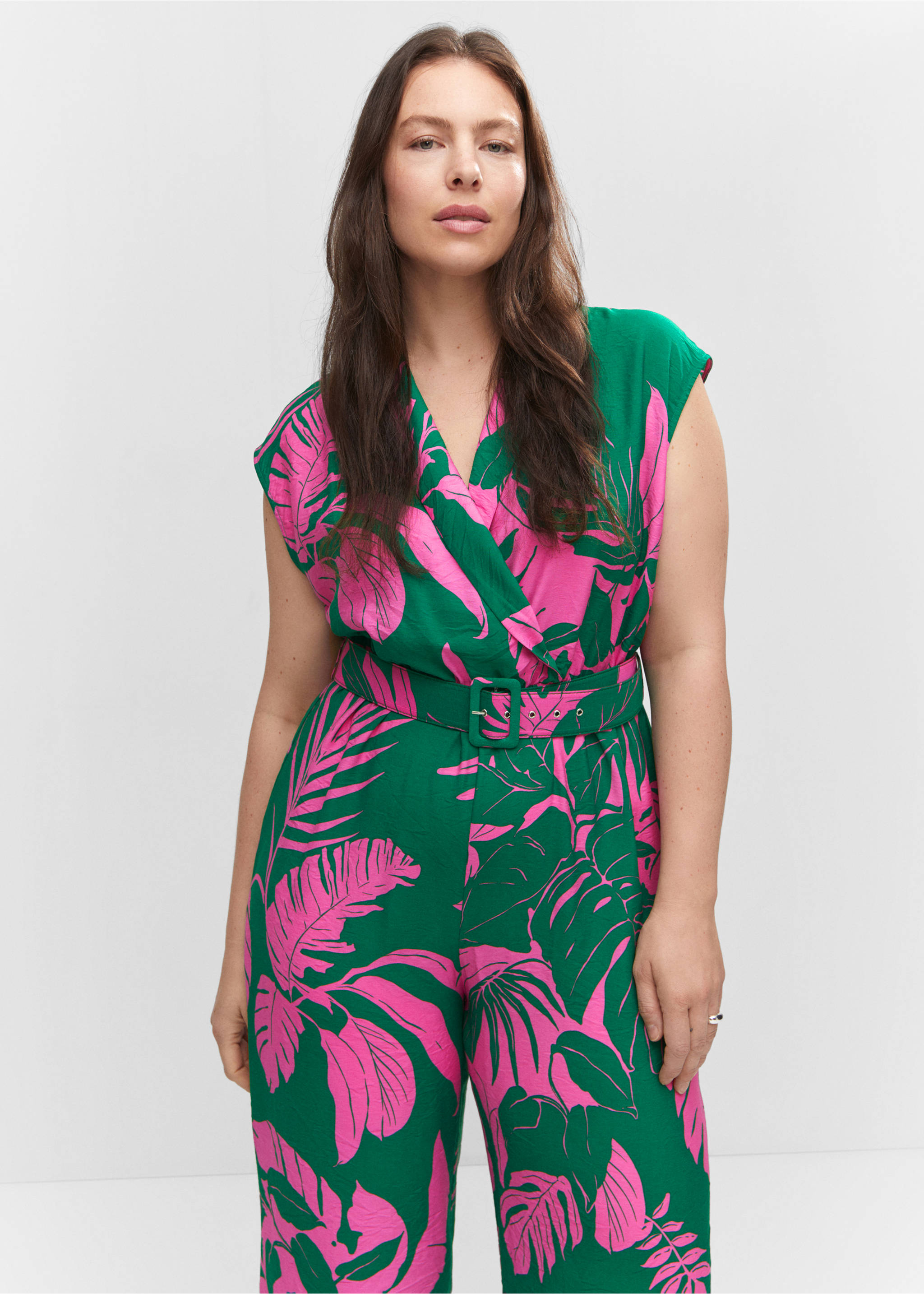 Belt printed jumpsuit - Details of the article 5, Green. Ref: 57000206-00.