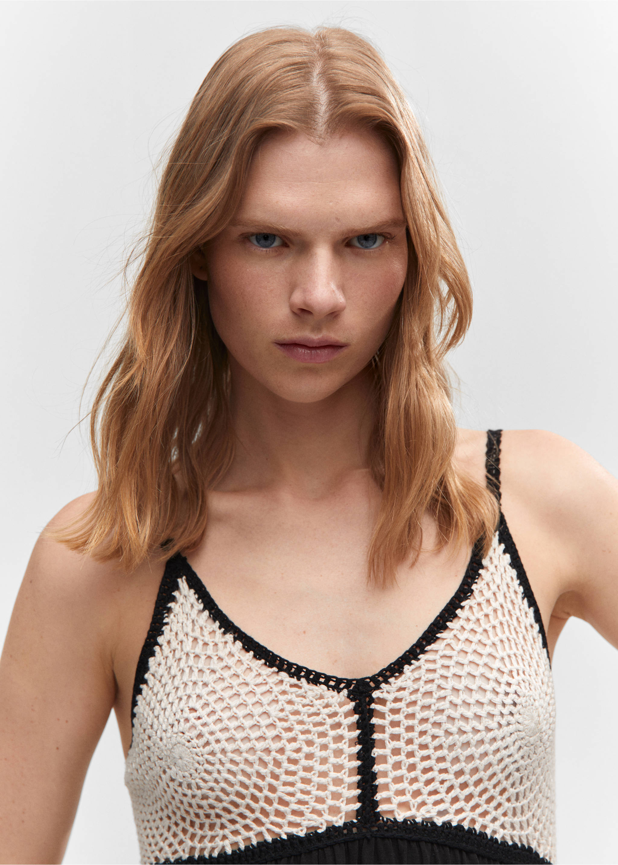 Crochet panel dress - Details of the article 1, Black. Ref: 57000272-00.