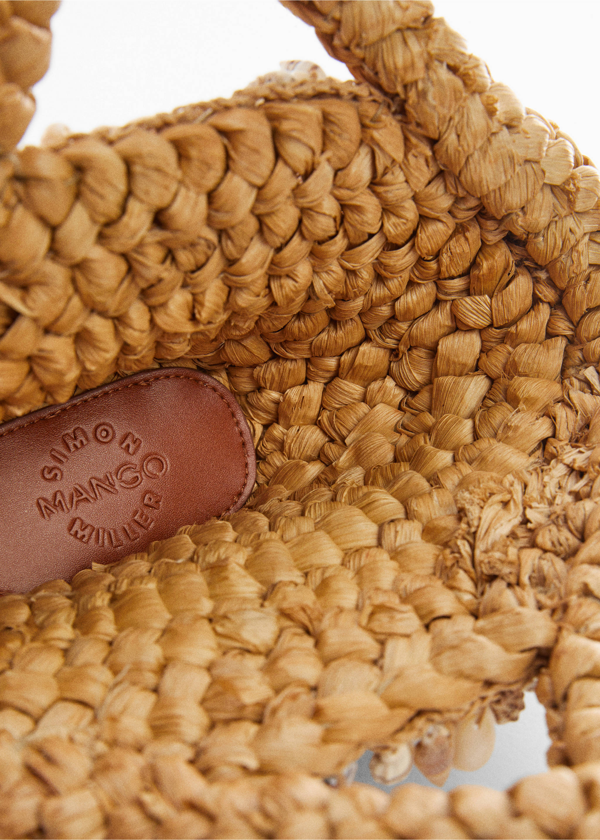 Mini tote bag with shell - Details of the article 2, Beige. Ref: 57000351-00.