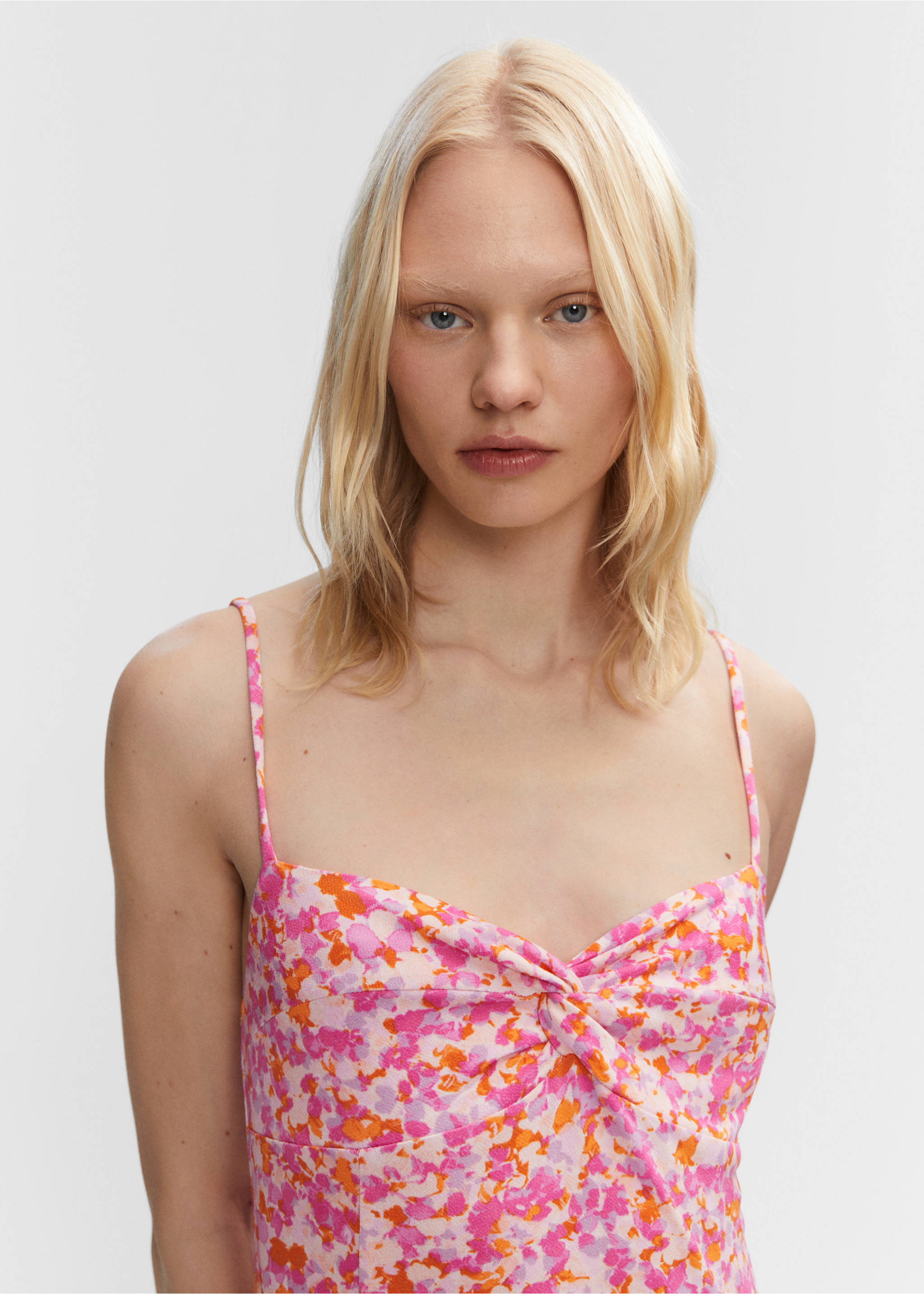 Printed short dress - Details of the article 1, Pink. Ref: 57000352-00.