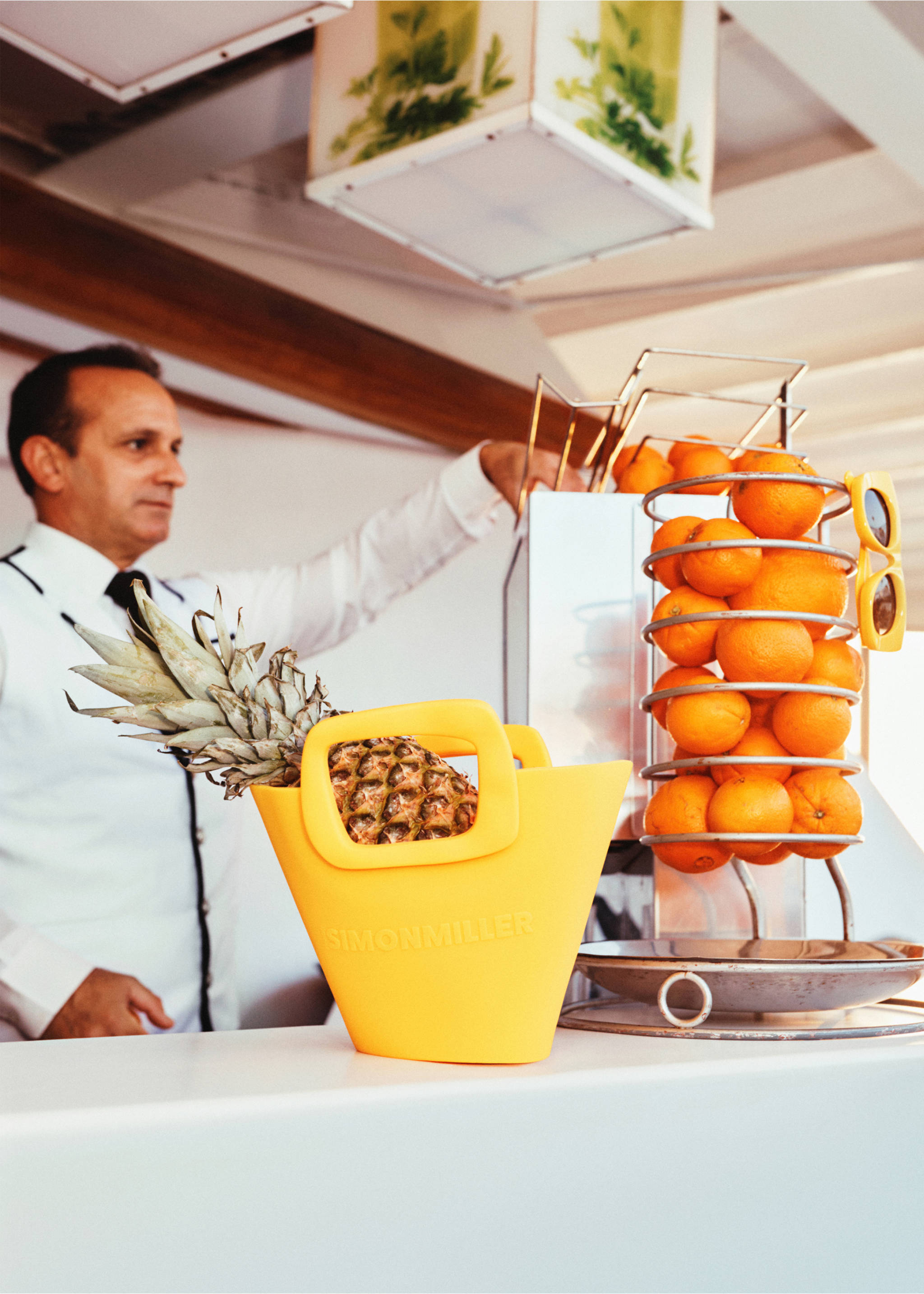 Mini-bag with geometric logo - Details of the article 9, Yellow. Ref: 57000358-00.