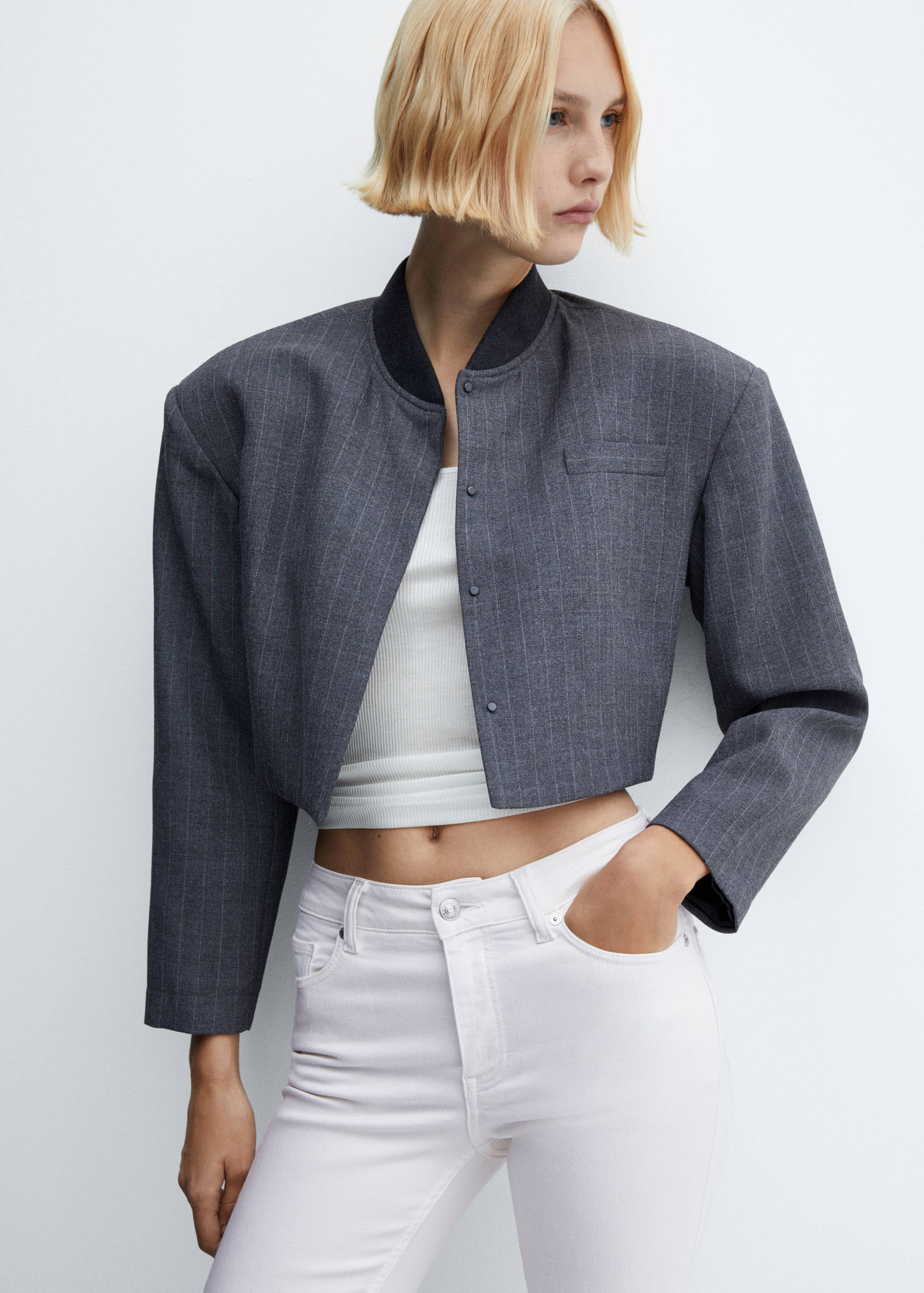 Medium-rise flared jeans - Details of the article 1