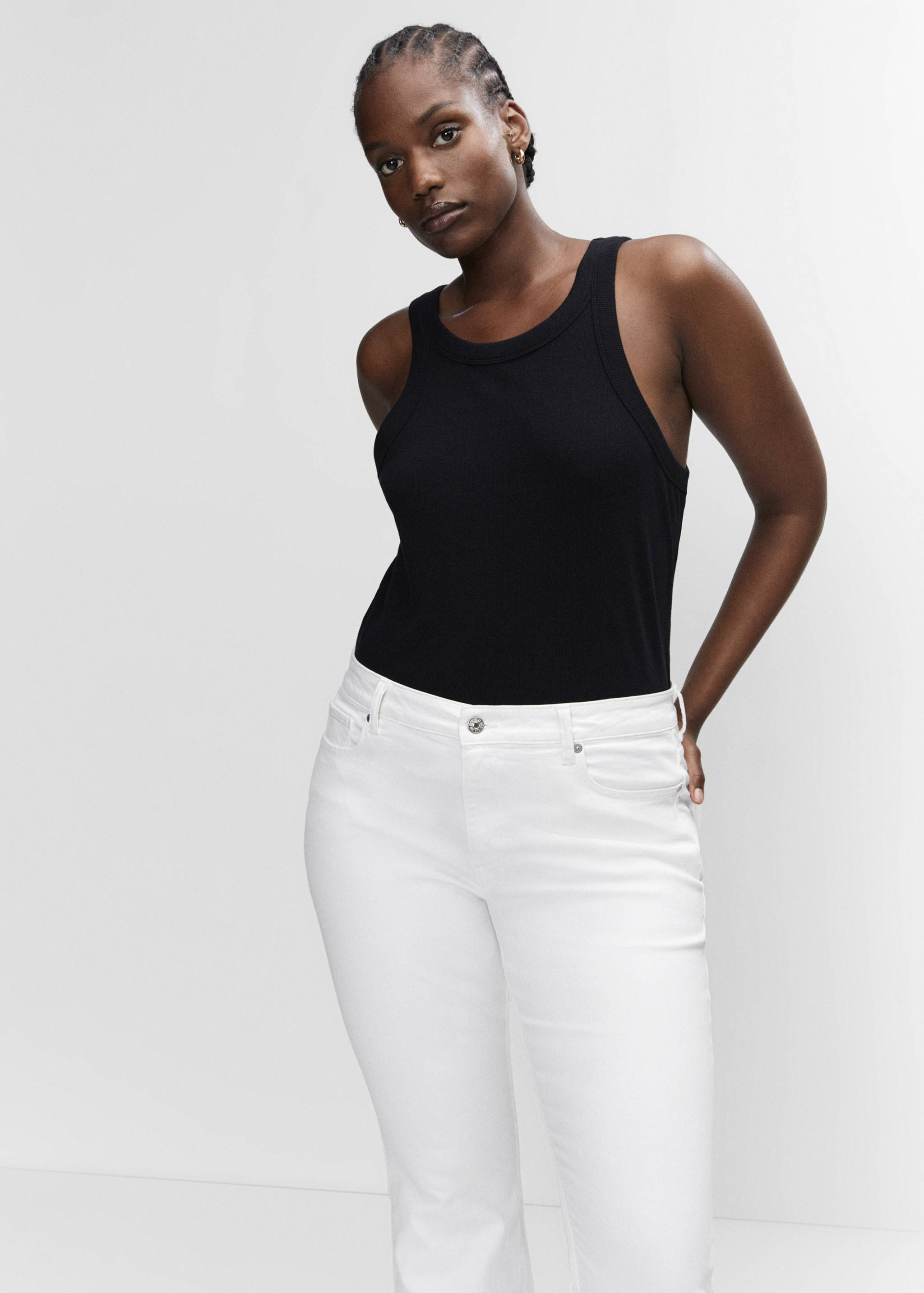 Medium-rise flared jeans - Details of the article 5