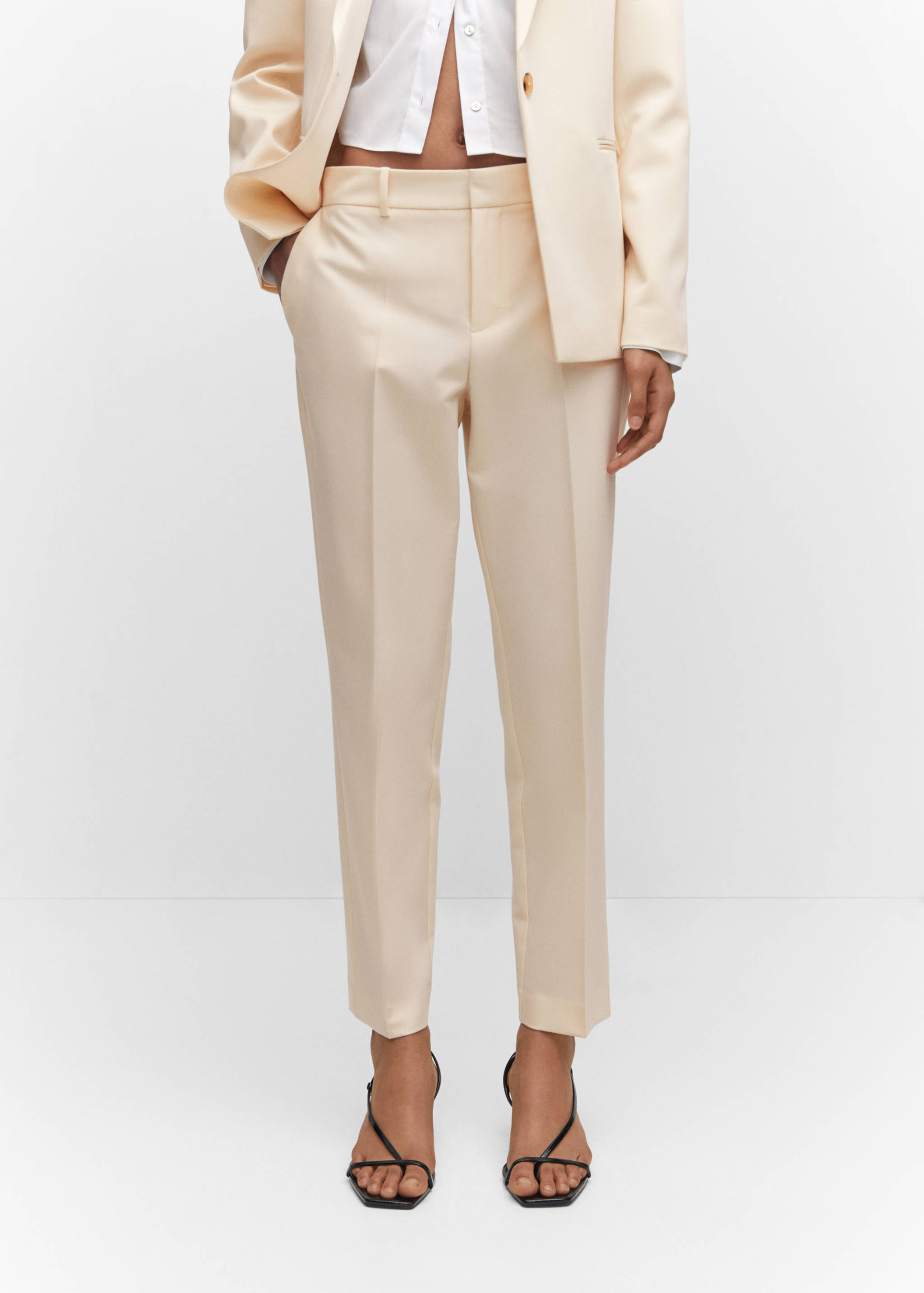 Pantalón recto traje - Plano medio