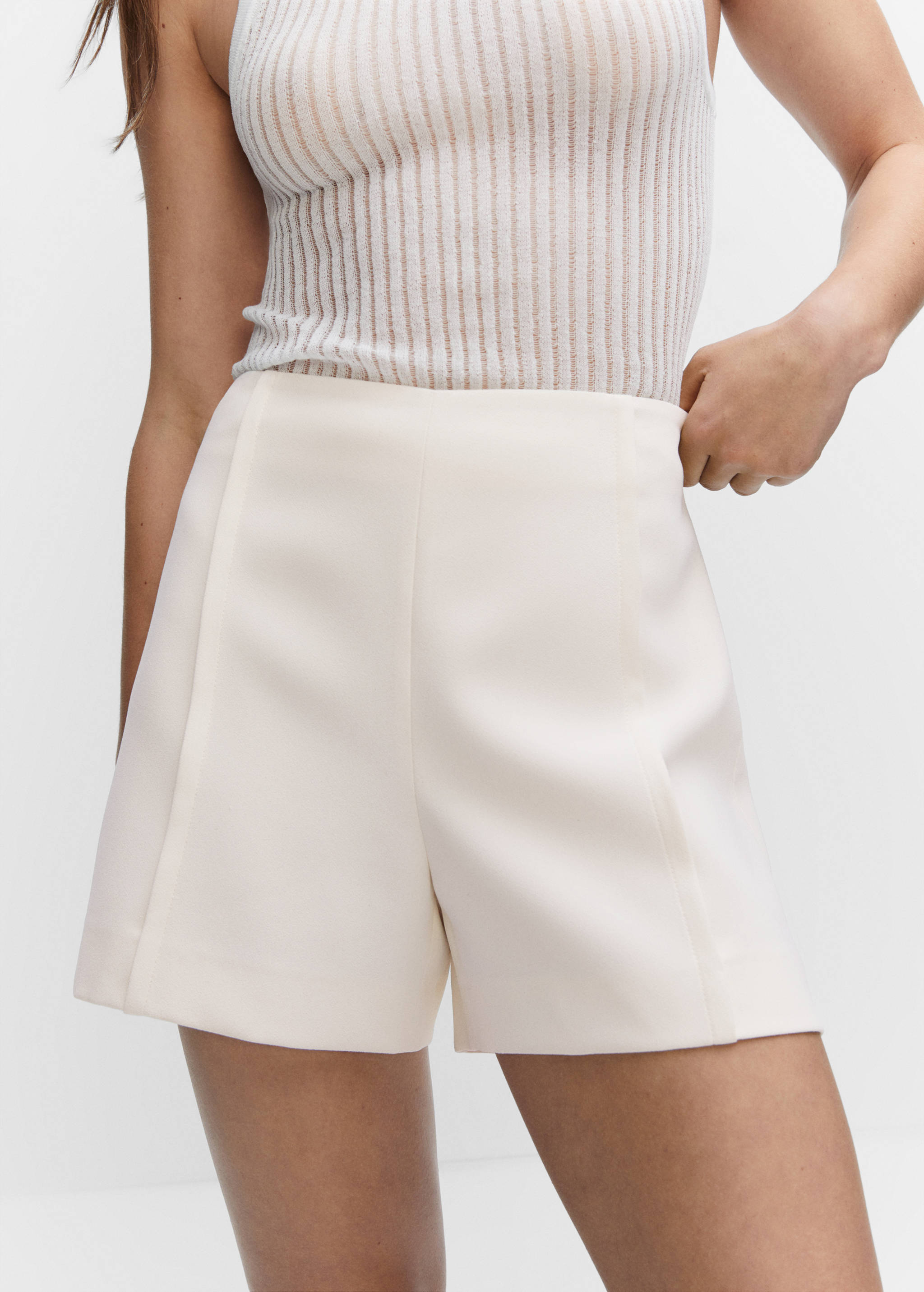 Short droit taille haute - Plan moyen