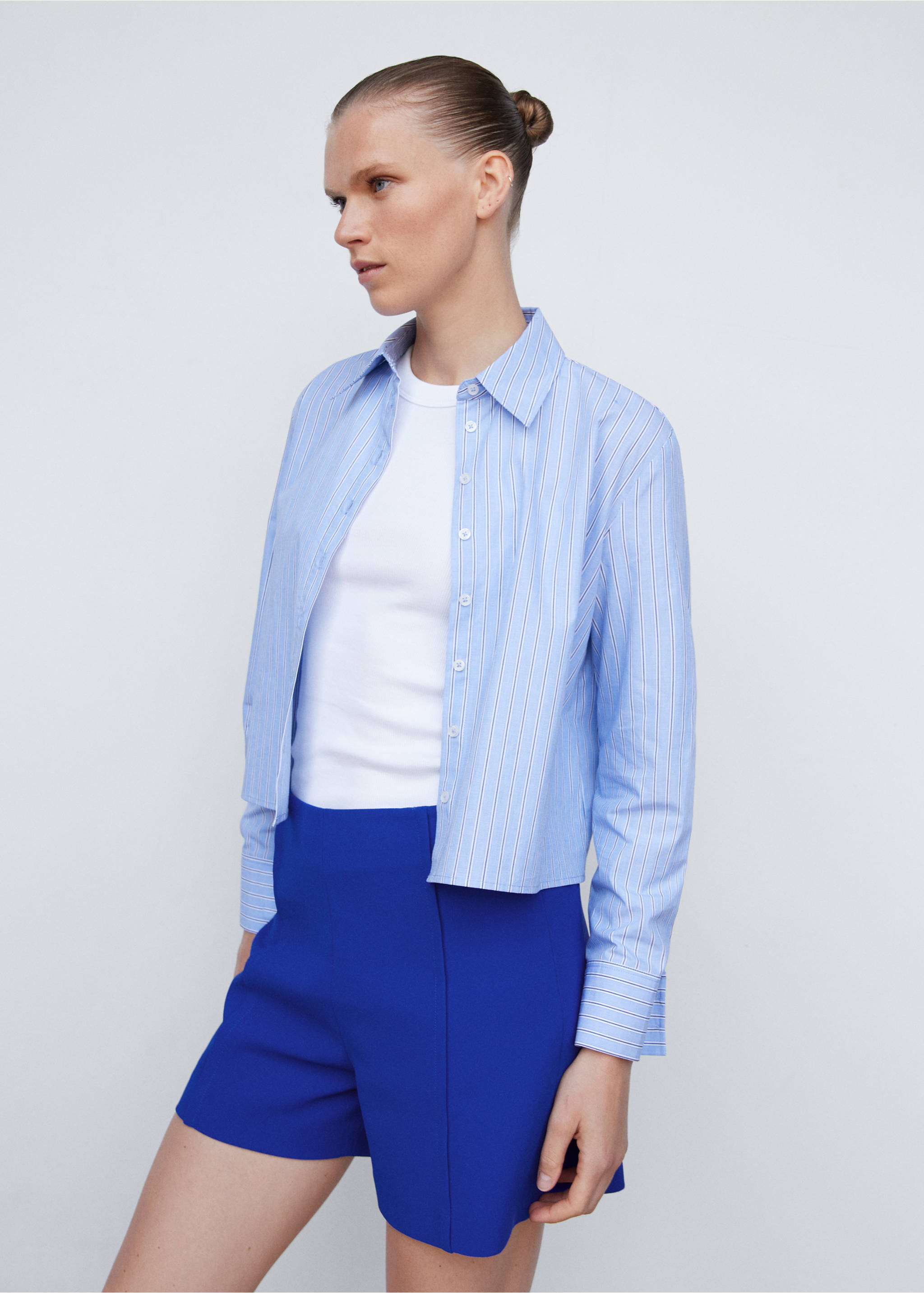 Short droit taille haute - Détail de l'article 1, Bleu encre. Ref: 57000374-00.