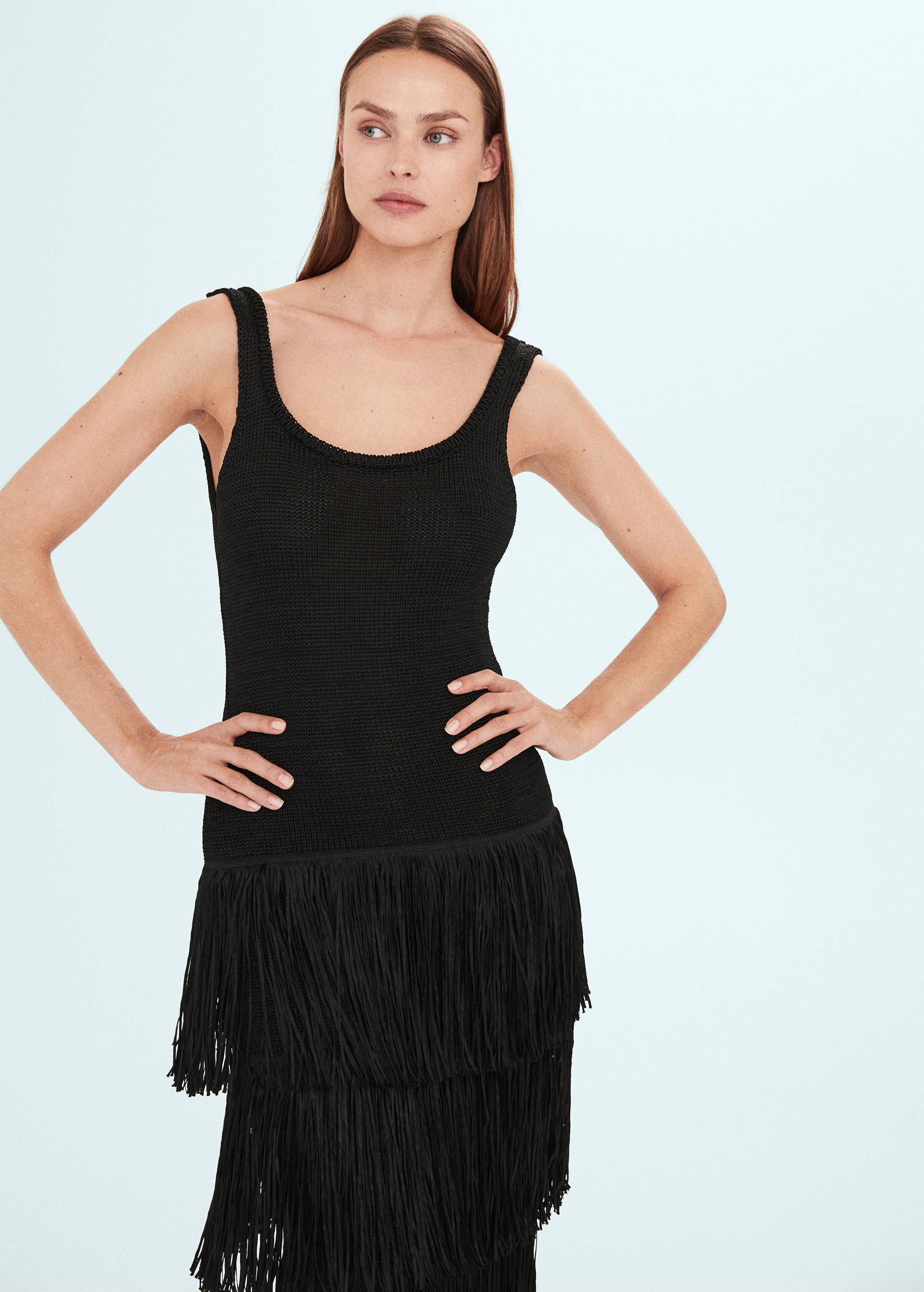 Strickkleid mit Fransendesign - Mittlere Ansicht