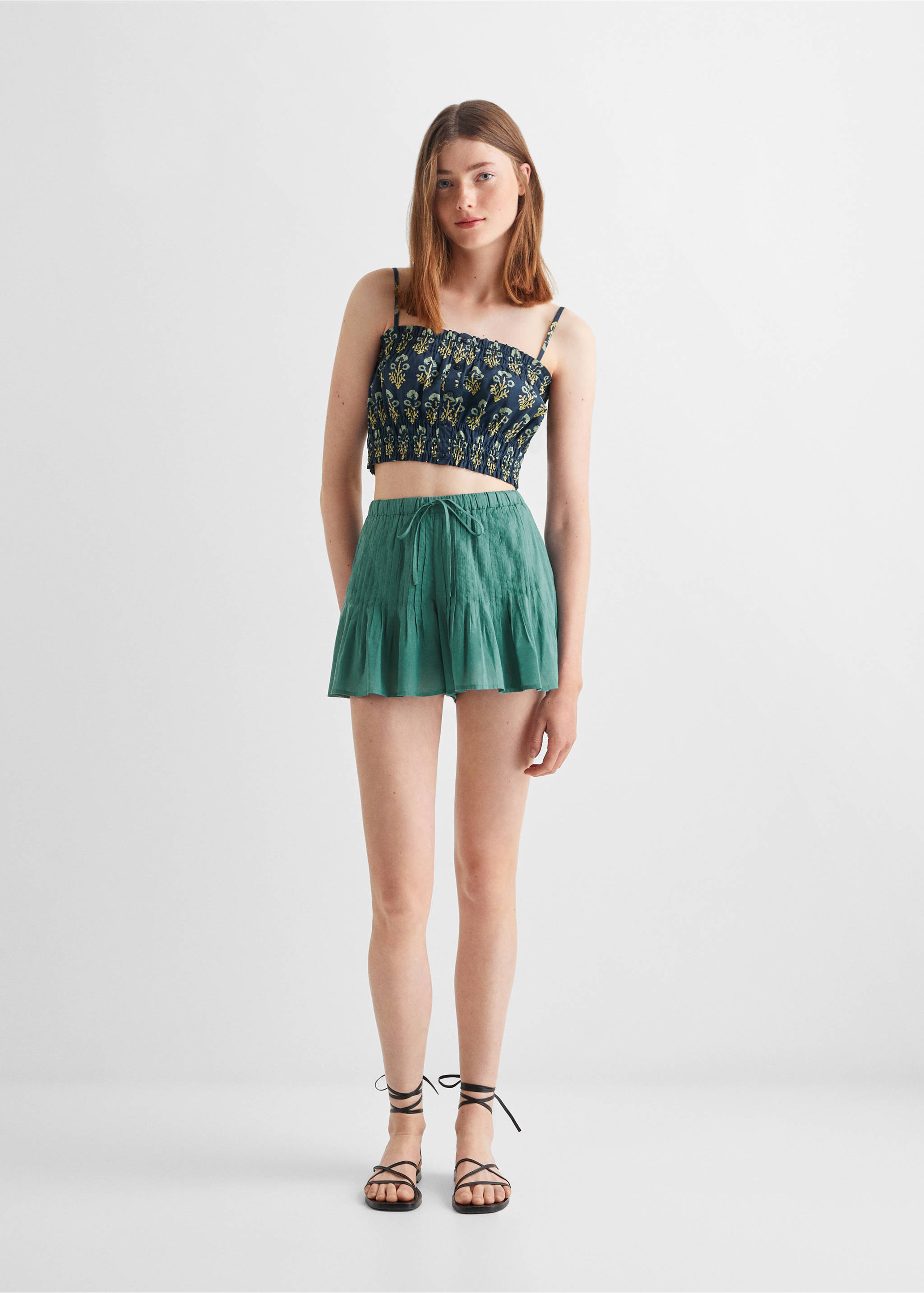 Pleated cotton shorts - General plane, Pastel Green. Ref: 57000415-00.