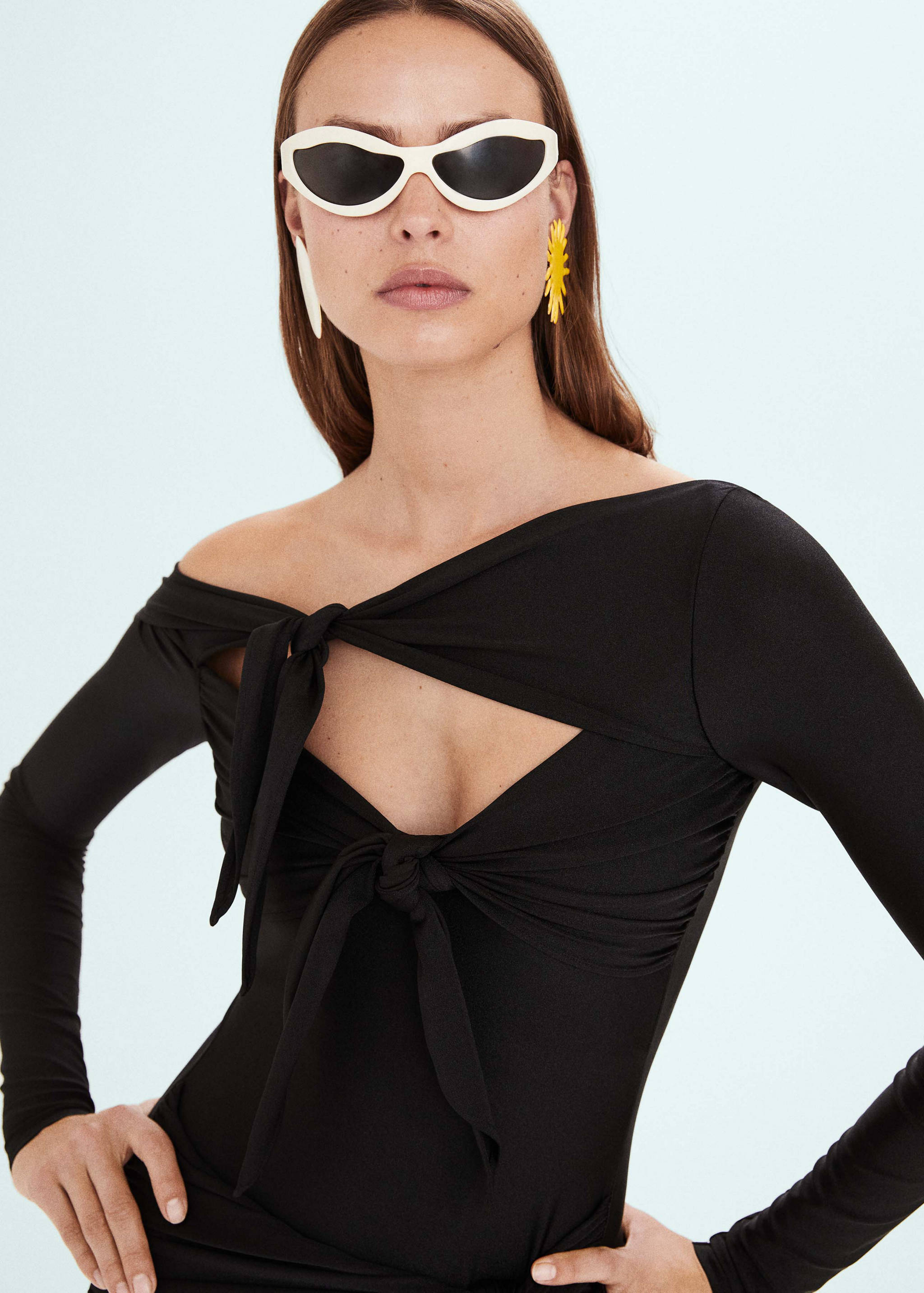 Draped dress with knot detail - Details of the article 1