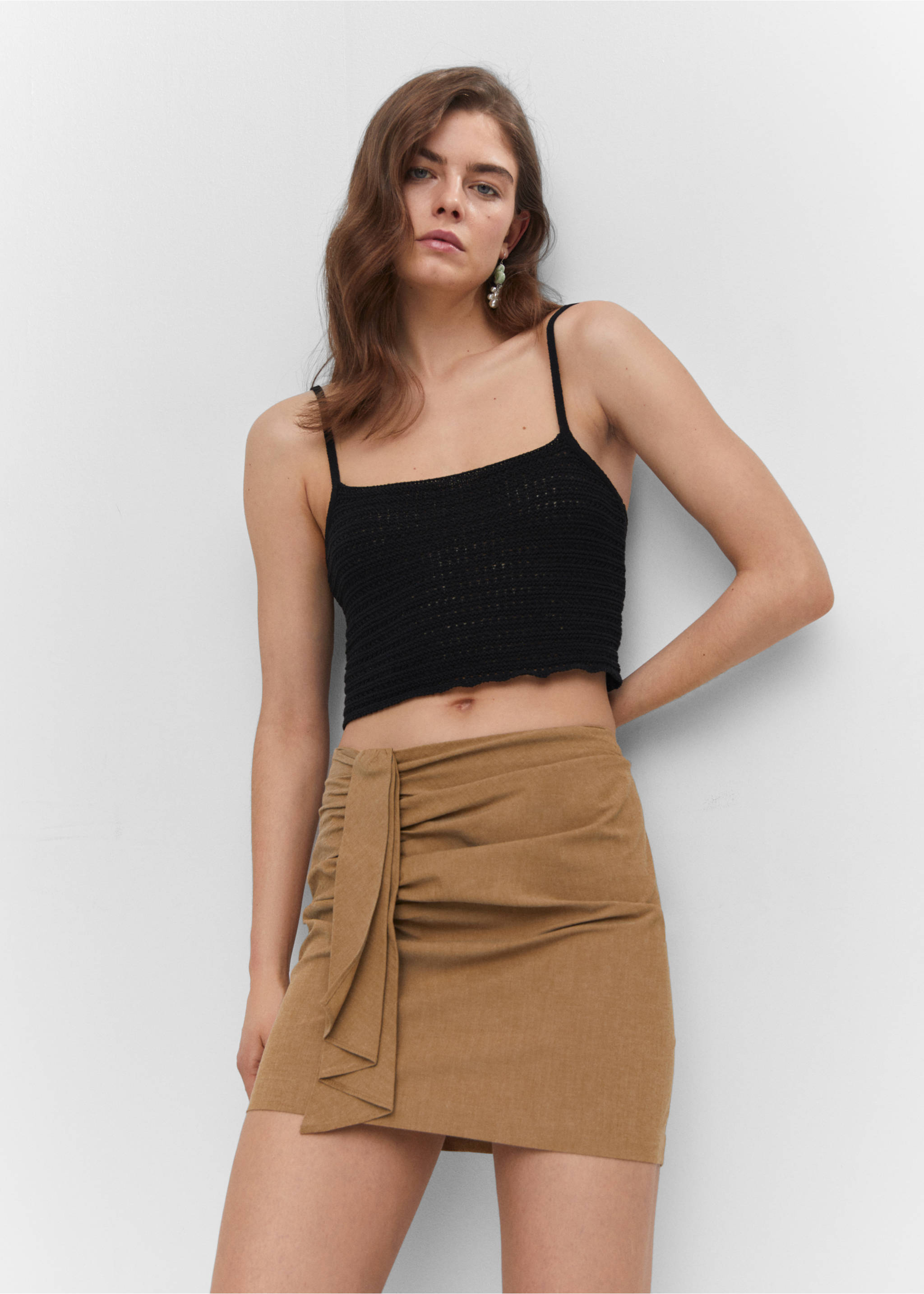 Ruched details skirt - Details of the article 2, Sand. Ref: 57000451-00.