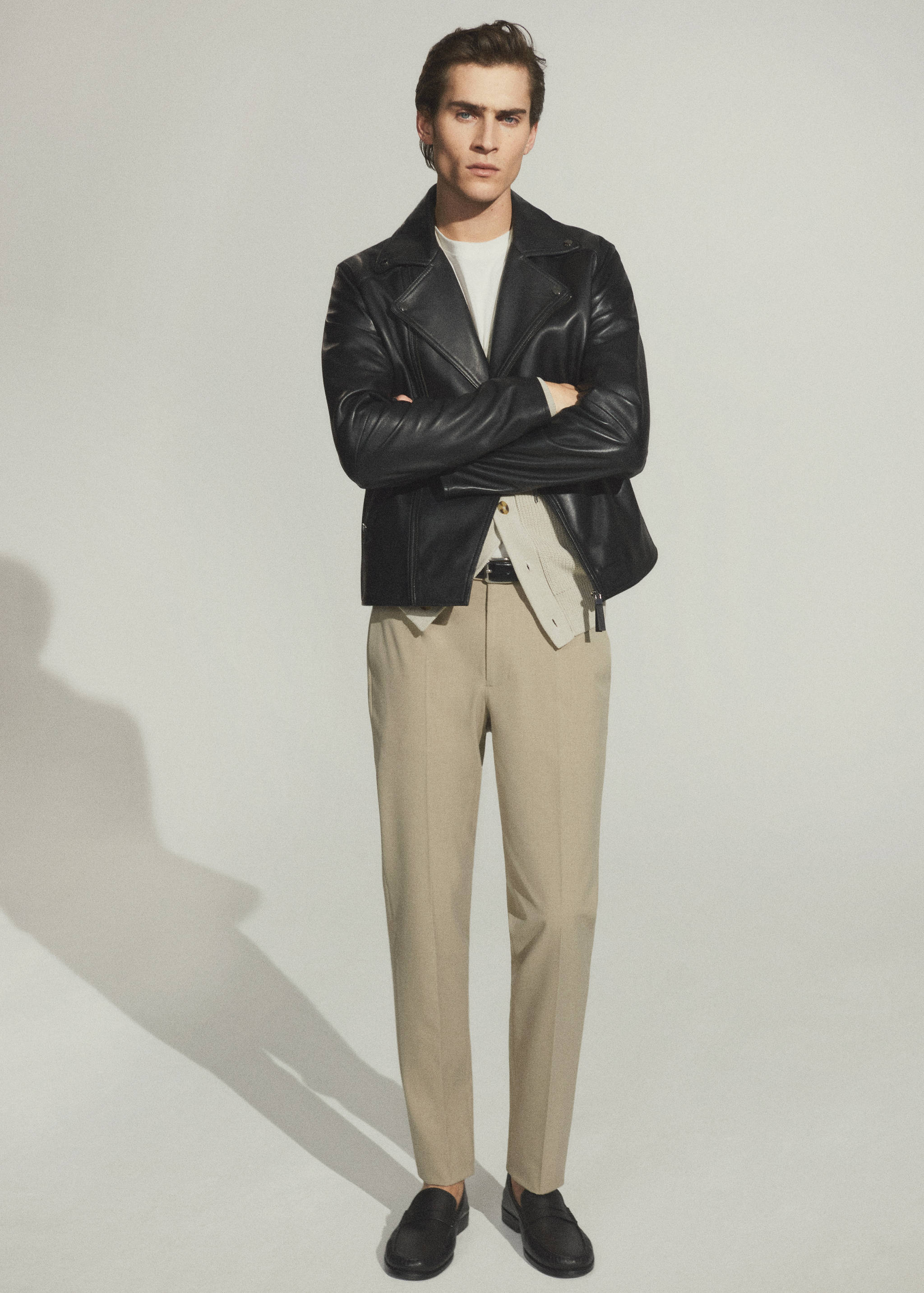 Stretch-fabric slim-fit suit trousers - Details of the article 5, Beige. Ref: 57000551-00.