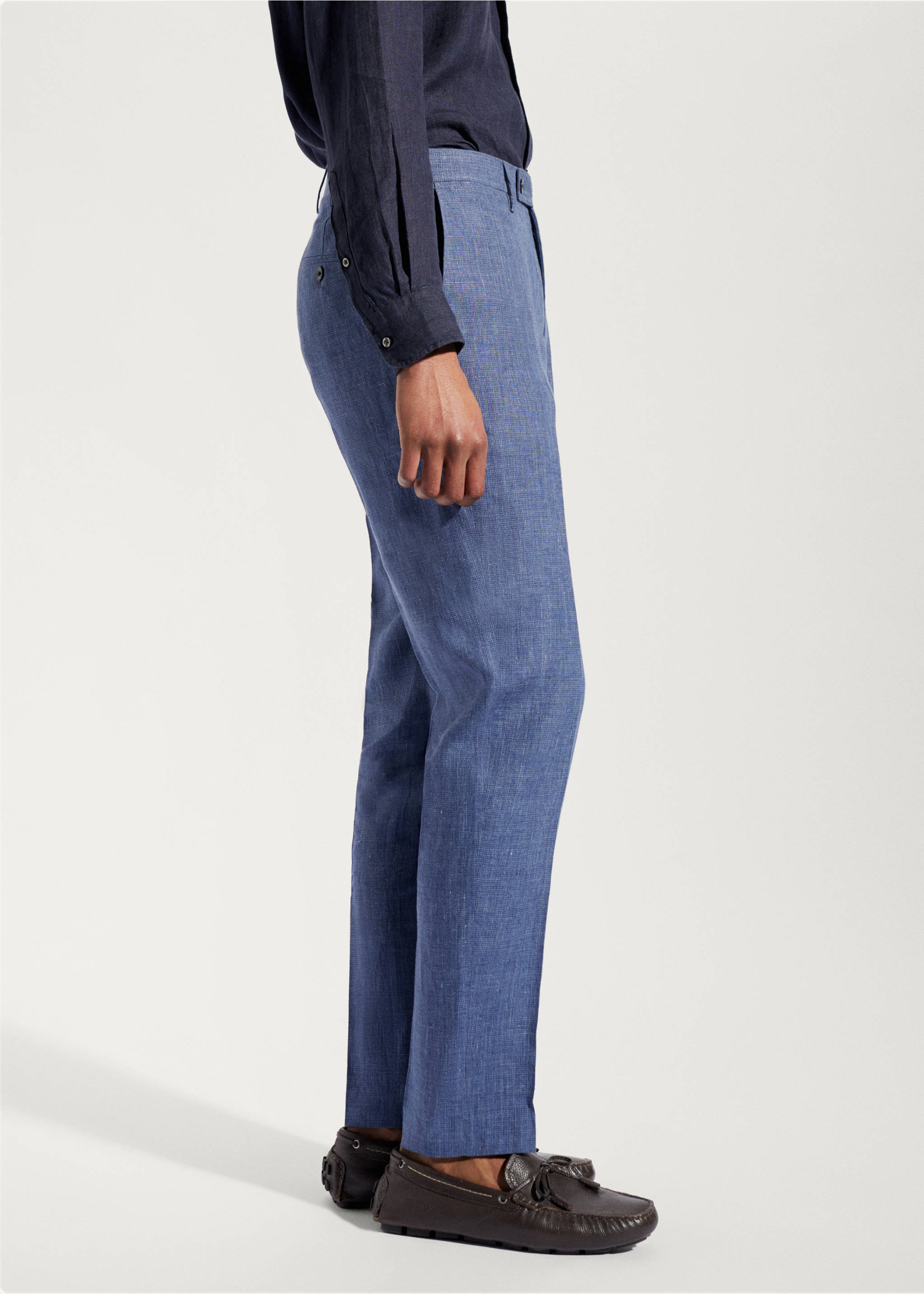 Anzughose aus 100 % Leinen - Detail des Artikels 1, Indigoblau. Ref: 57000552-00.