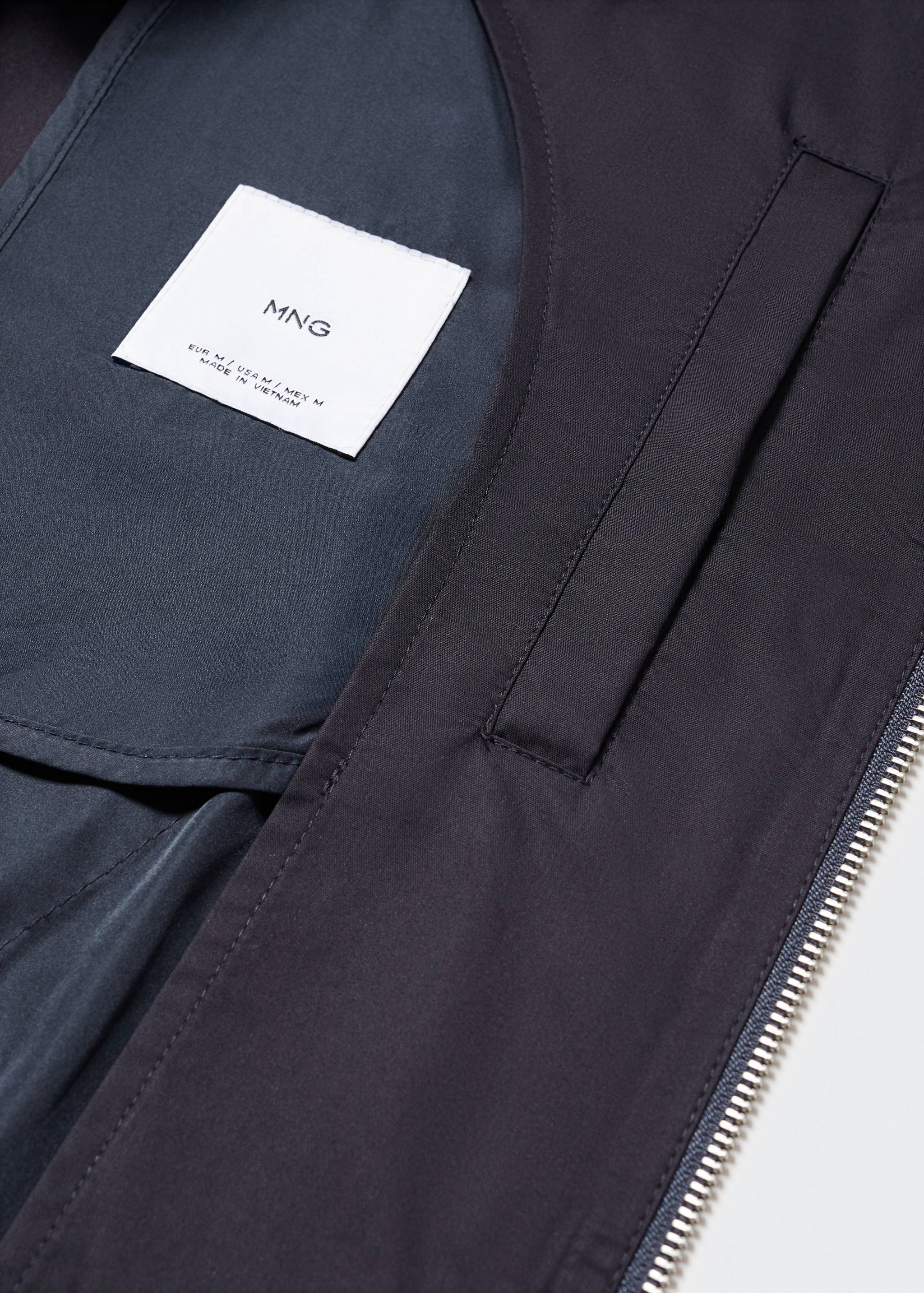 Bomberjacke aus leichtem Stoff - Detail des Artikels 8