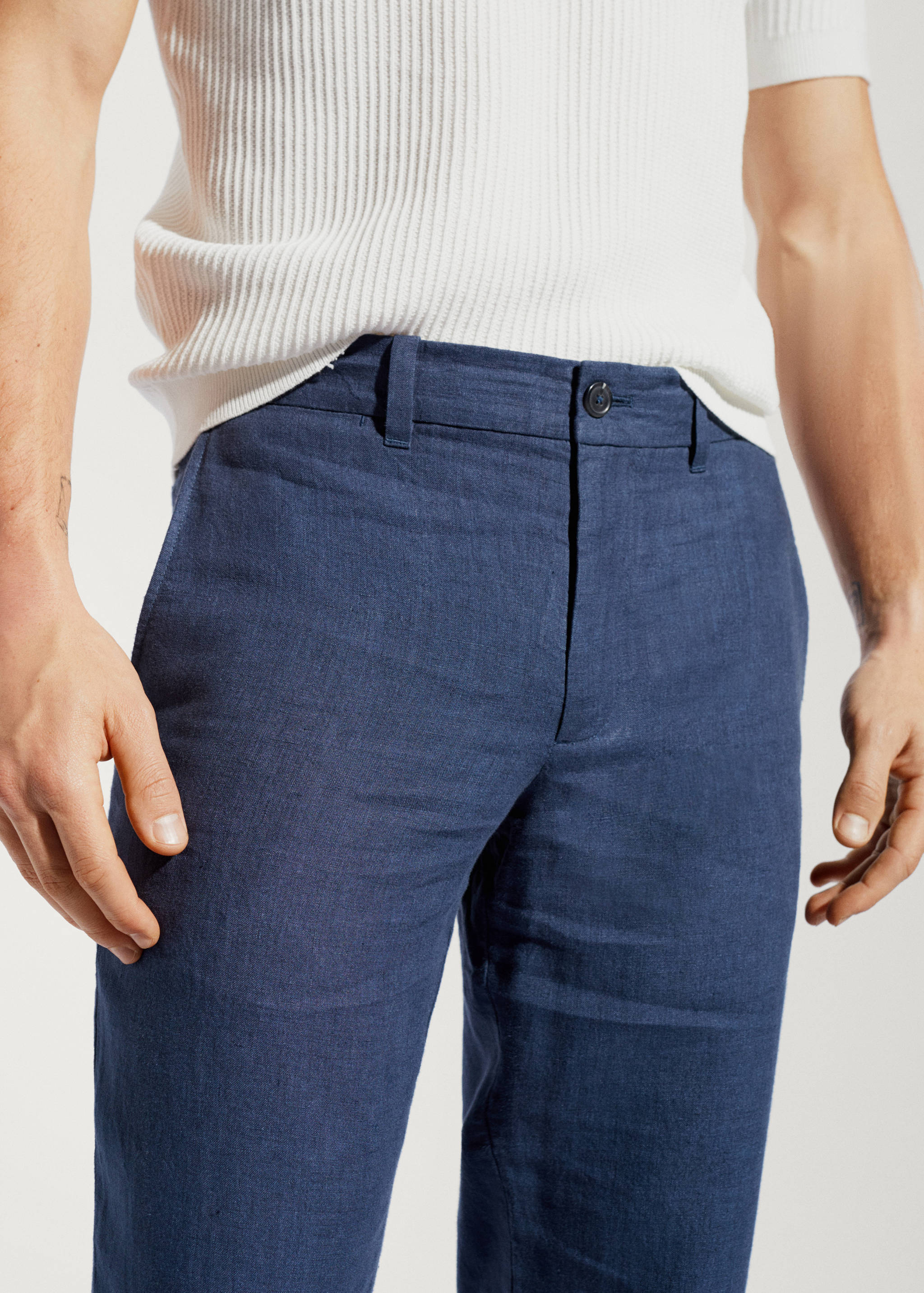 Slim-fit 100% linen pants - Details of the article 1