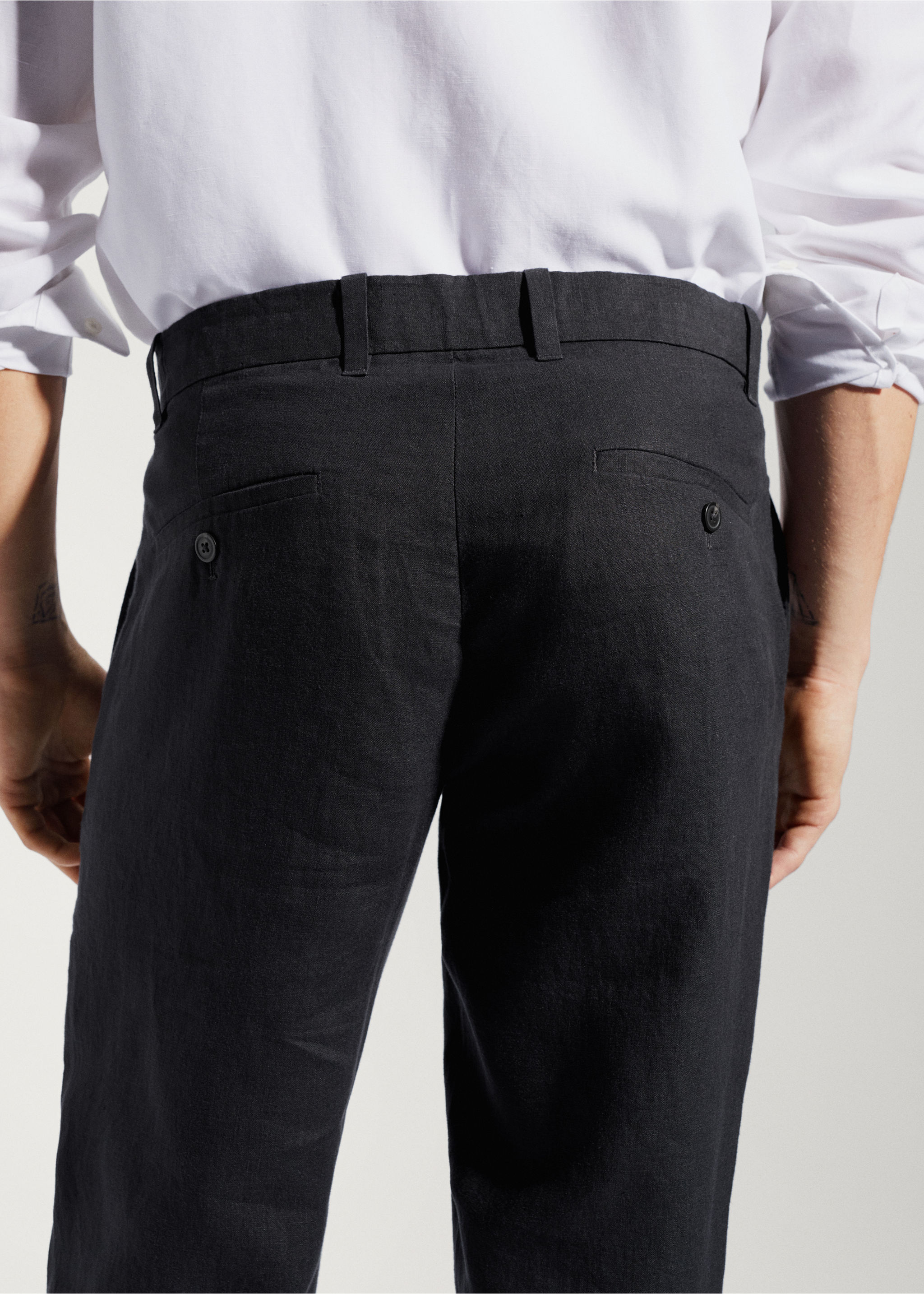 Slim-fit 100% linen trousers - Details of the article 6