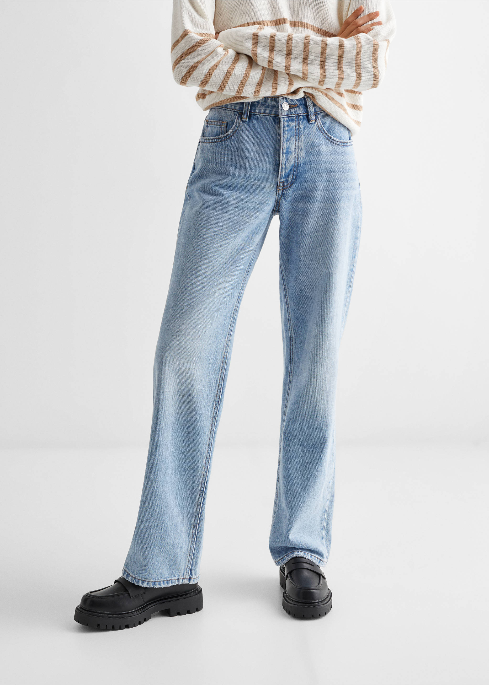 Straight jeans - Details of the article 6, Light Blue. Ref: 57000925-00.