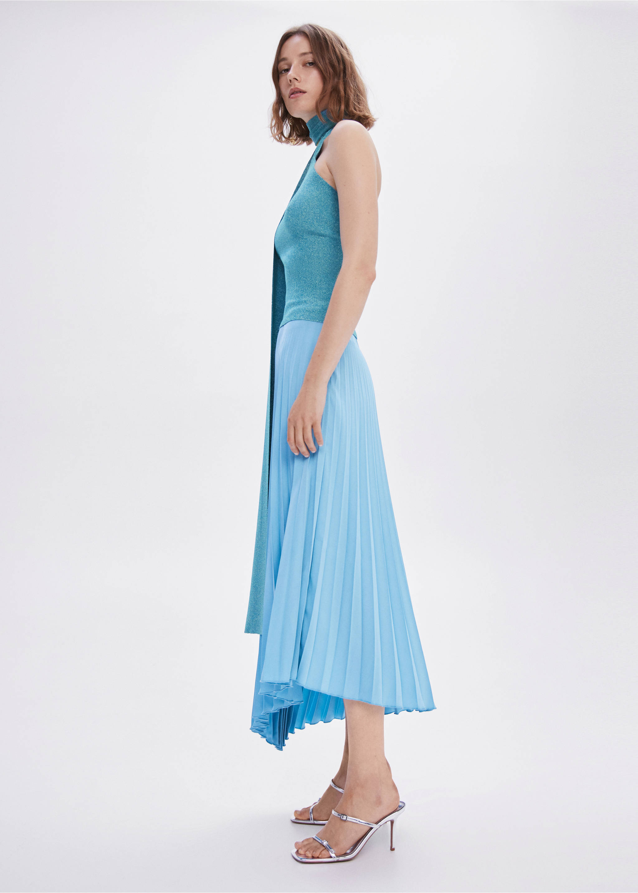 Pleated asymmetric skirt  - Details of the article 6, Sky Blue. Ref: 57001103-00.