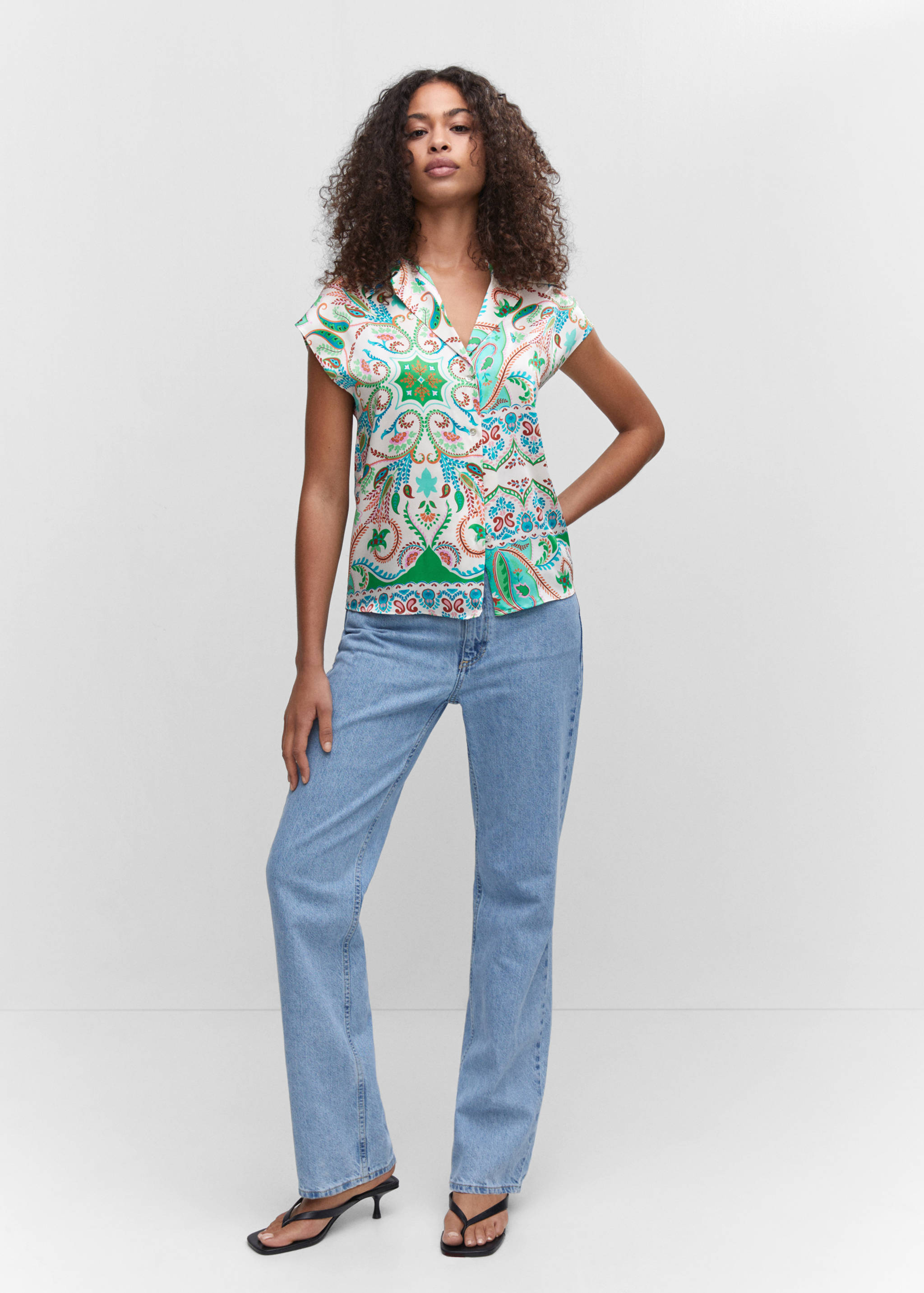 Camisa satinada estampada - Plano general