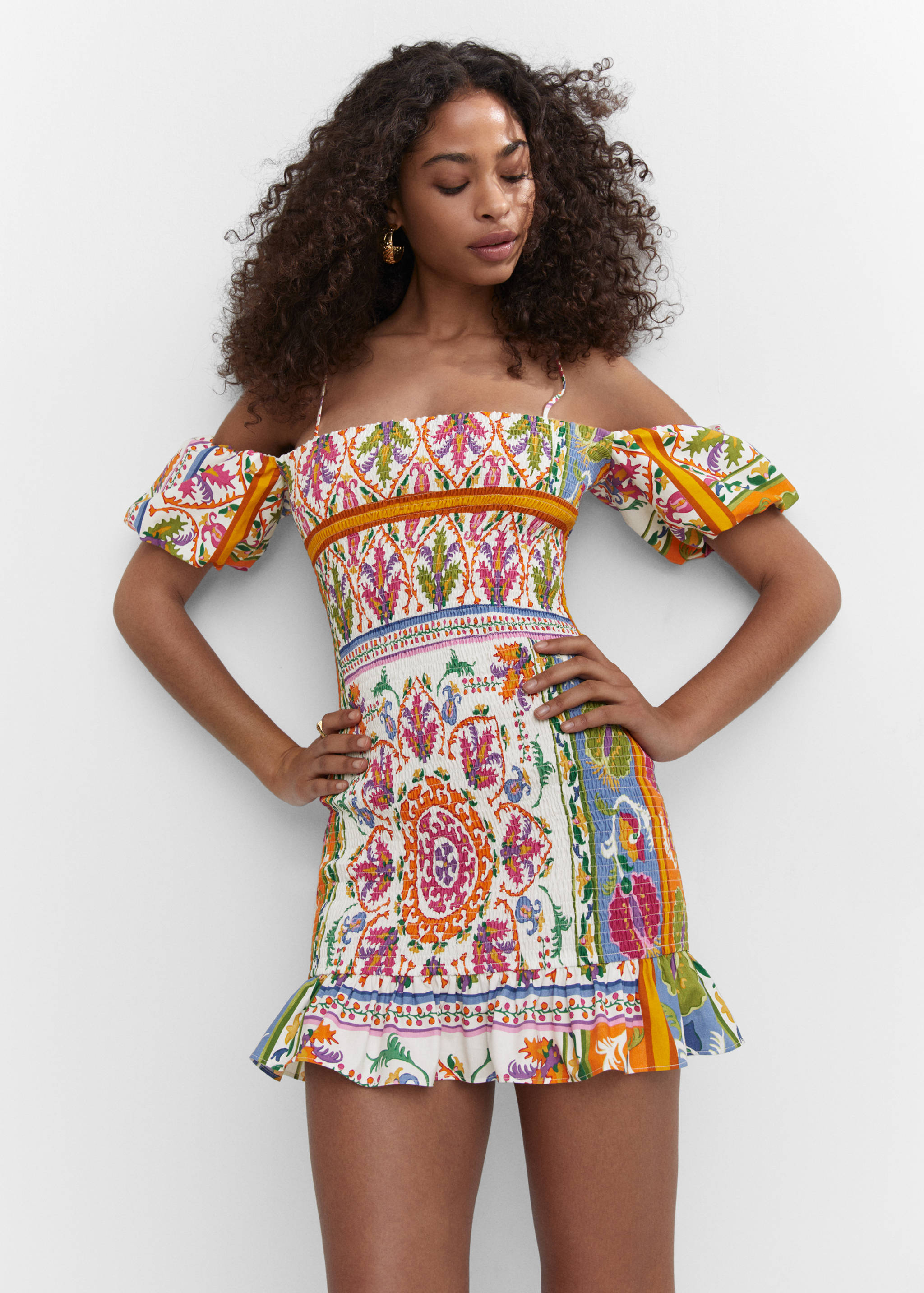 Ruffled dress with puffed sleeves - Details of the article 2