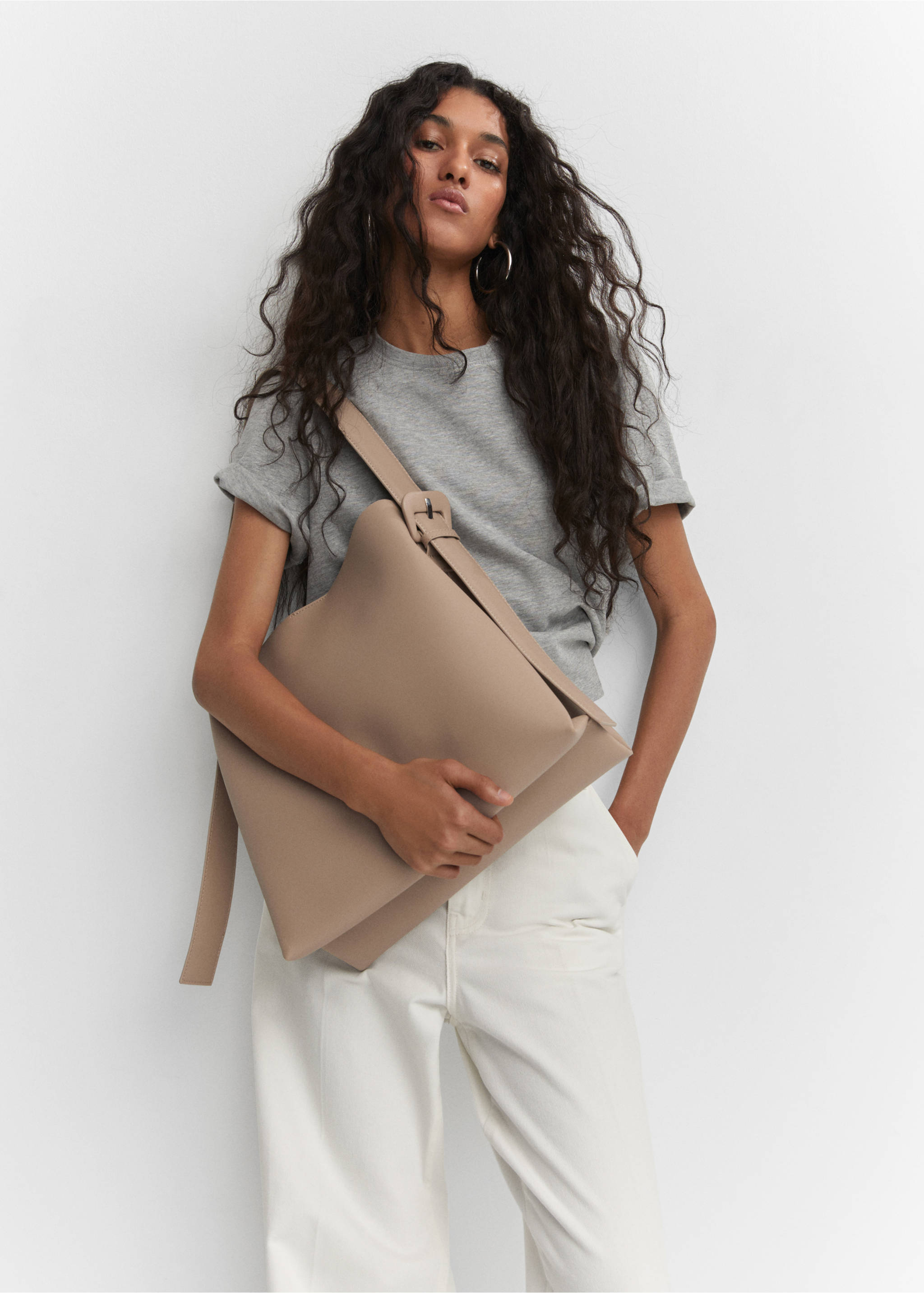 Shopper bag with buckle - Details of the article 9, Light/Pastel Brown. Ref: 57001502-00.