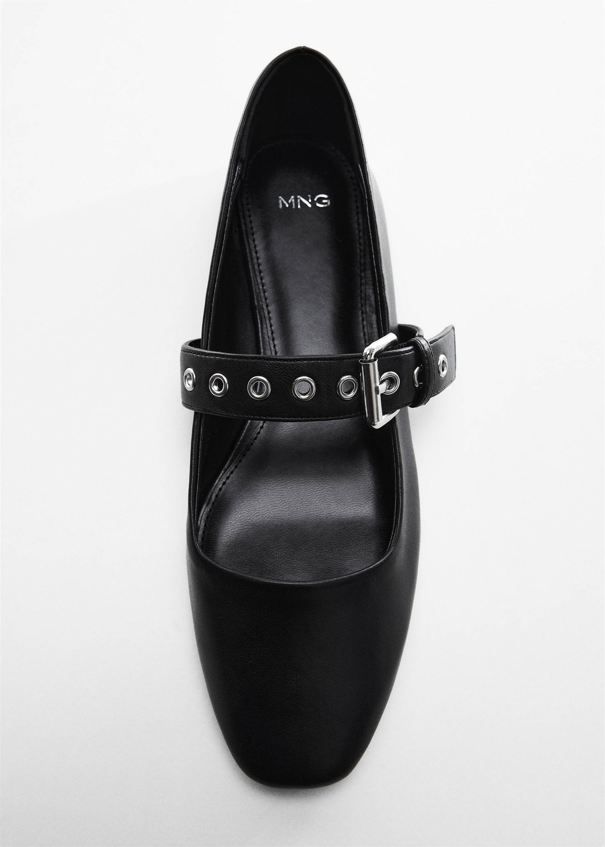 Studded buckle shoes - Details of the article 5
