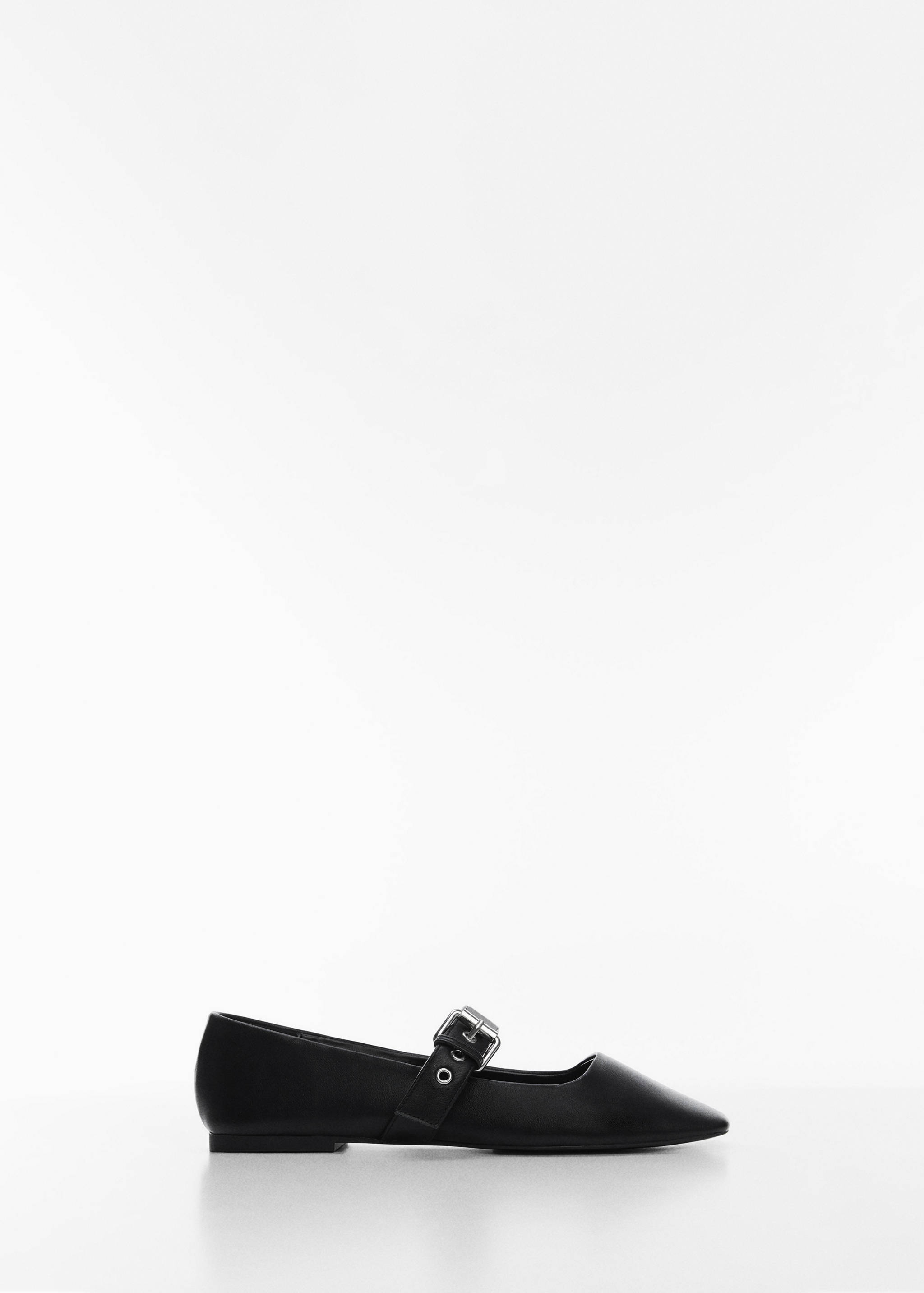 Studded buckle shoes - Article without model