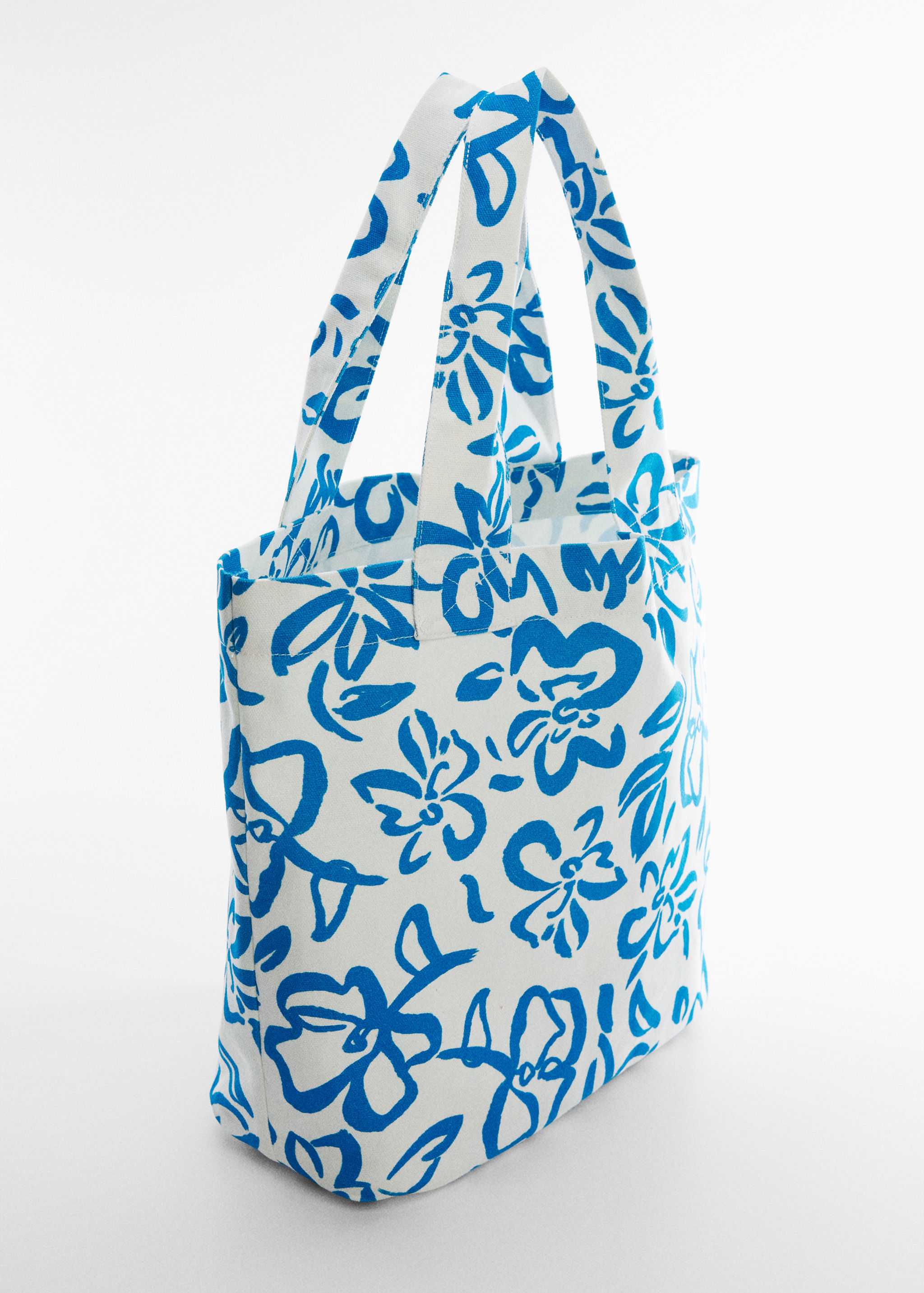 Tote bag fleurs - Plan moyen
