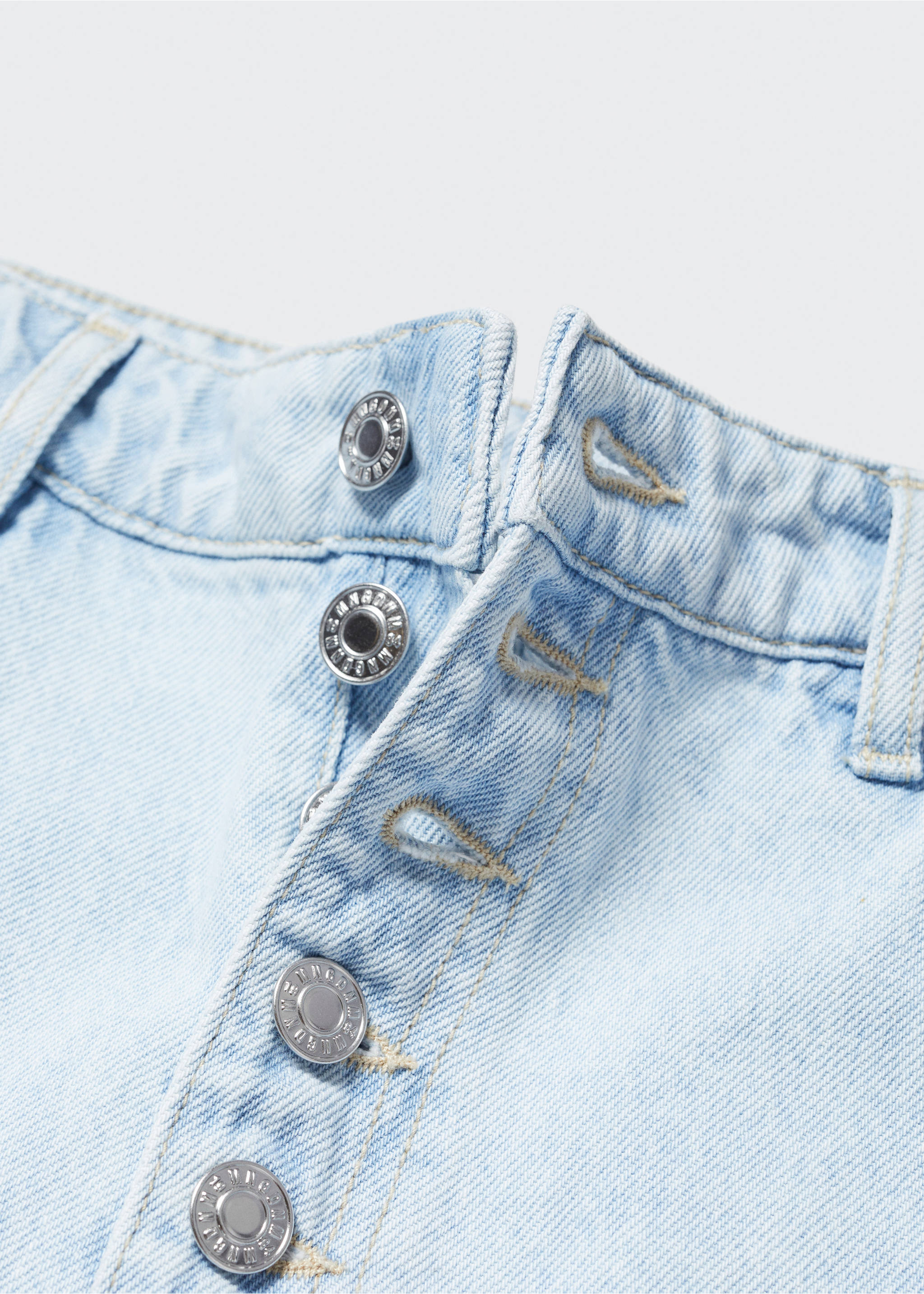 Denim shorts with buttons - Details of the article 8, Light Blue. Ref: 57002879-00.