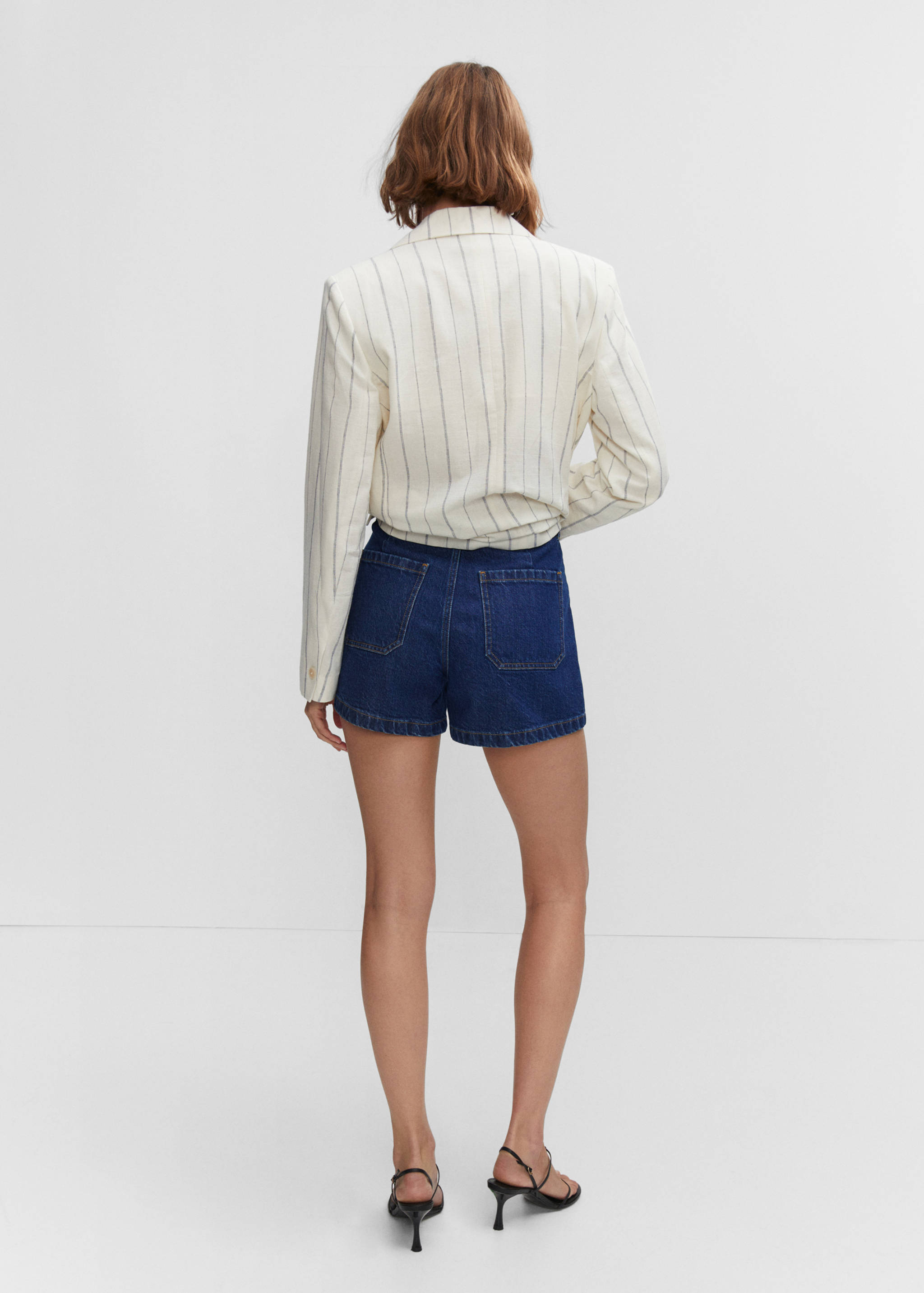 Denim shorts with pockets - Reverse of the article