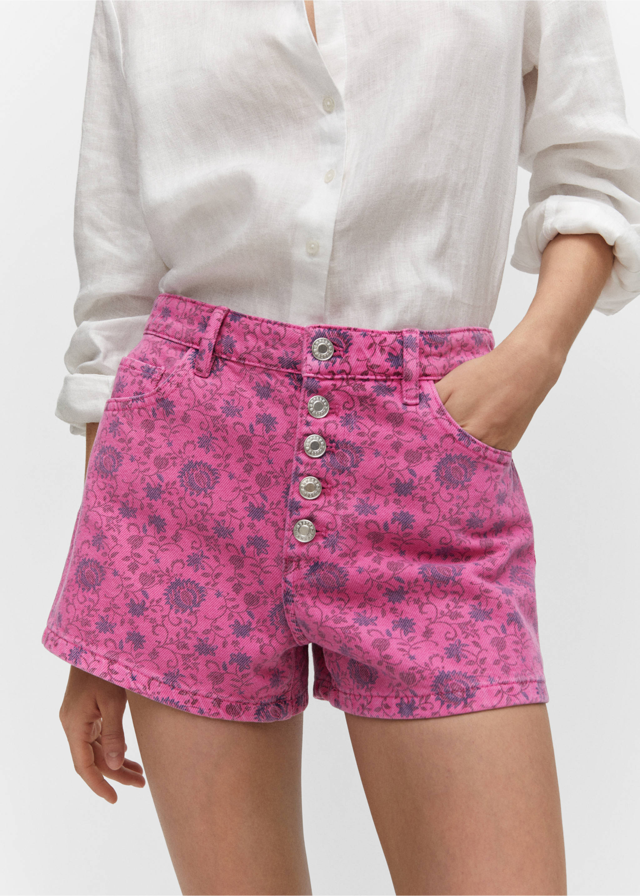 Printed denim shorts - Details of the article 6, Fuchsia. Ref: 57002886-00.