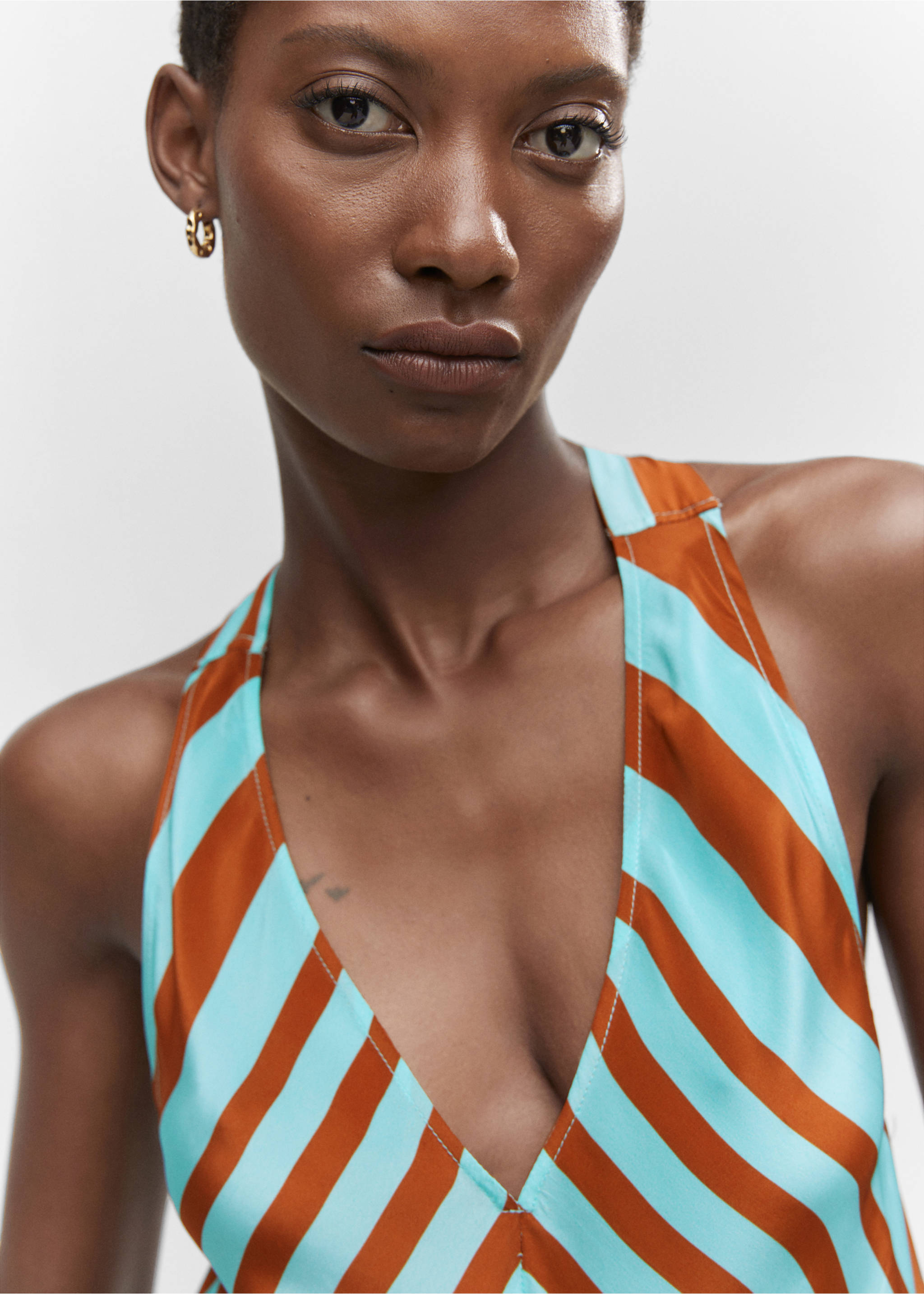 V-neck satin dress - Details of the article 1, Turquoise. Ref: 57002894-00.