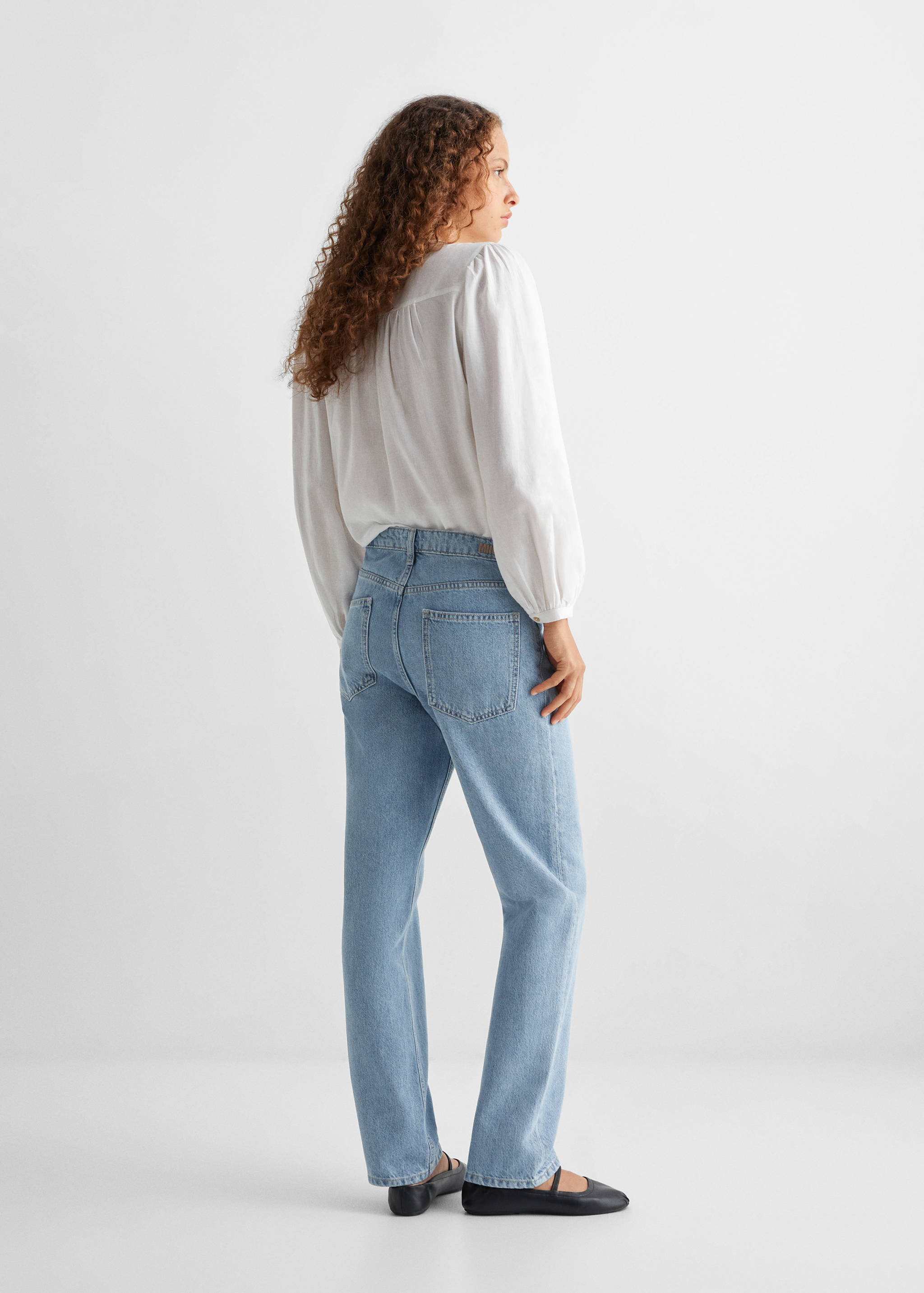 Mom-Fit Jeans aus 100 % Baumwolle - Rückseite des Artikels