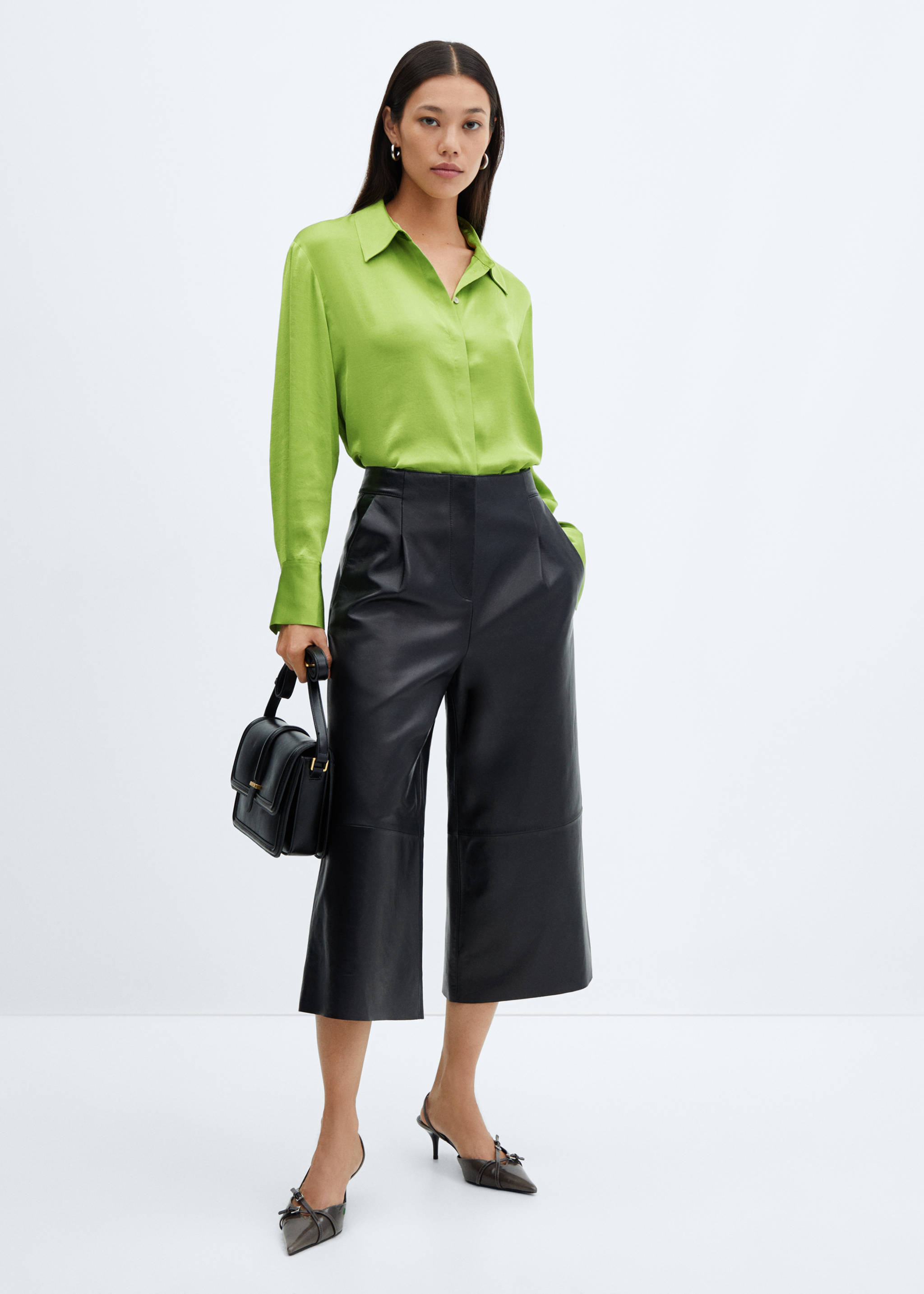 Camisa fluida setinada - Pla general