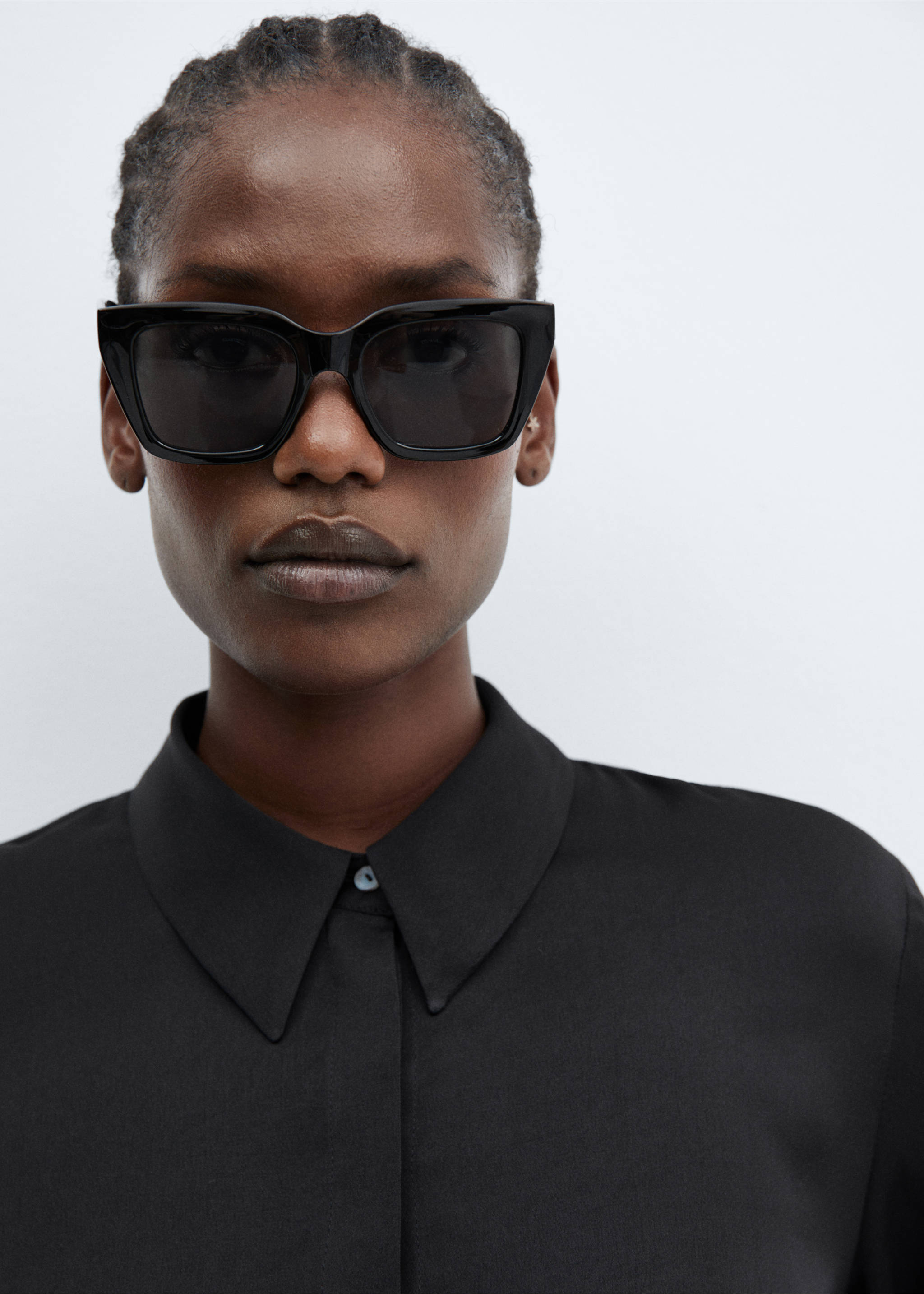 Fließende Satinbluse - Detail des Artikels 4, Schwarz. Ref: 57003777-00.