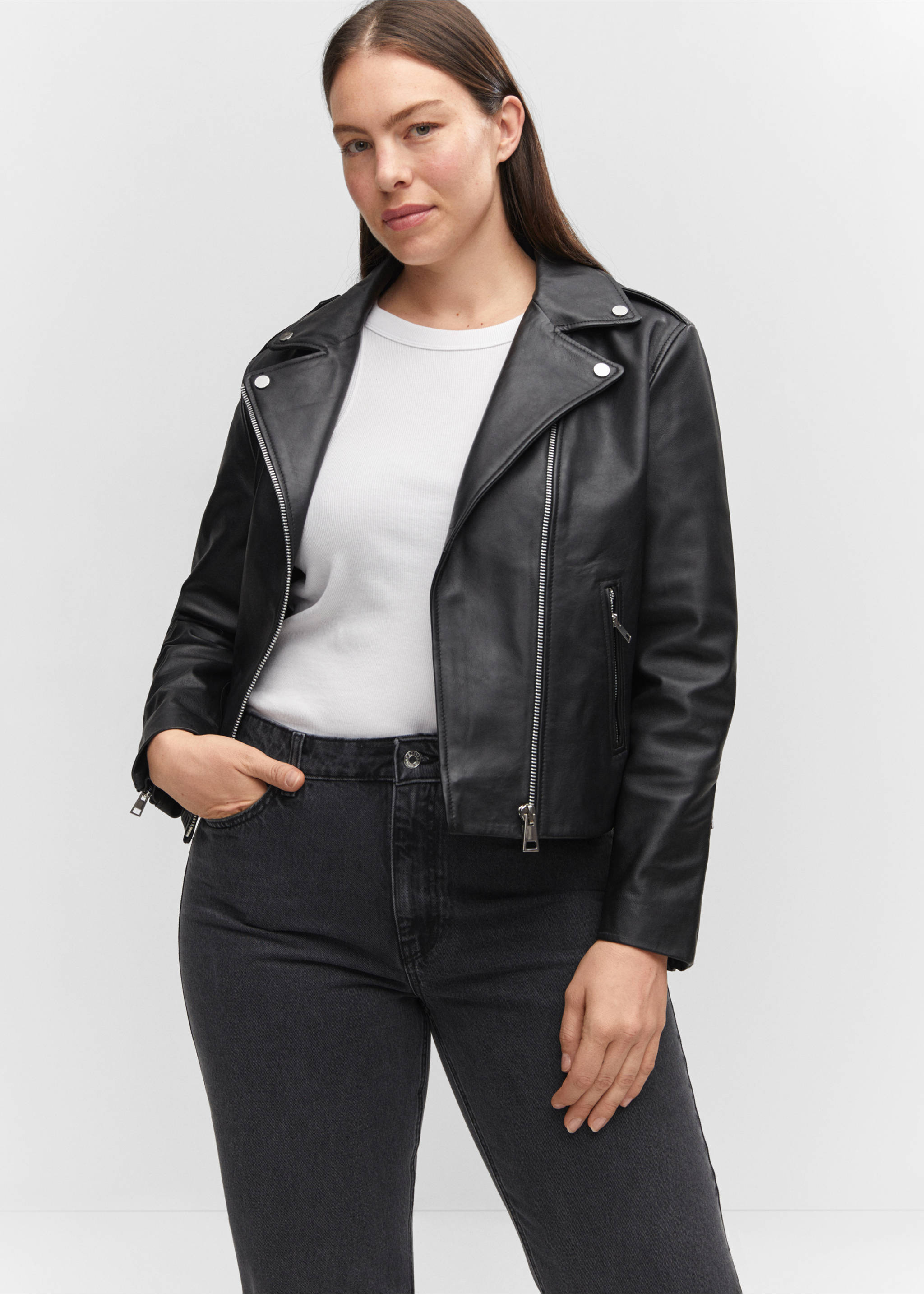 Straight-fit cropped jeans - Details of the article 5, Black denim. Ref: 57003804-00.