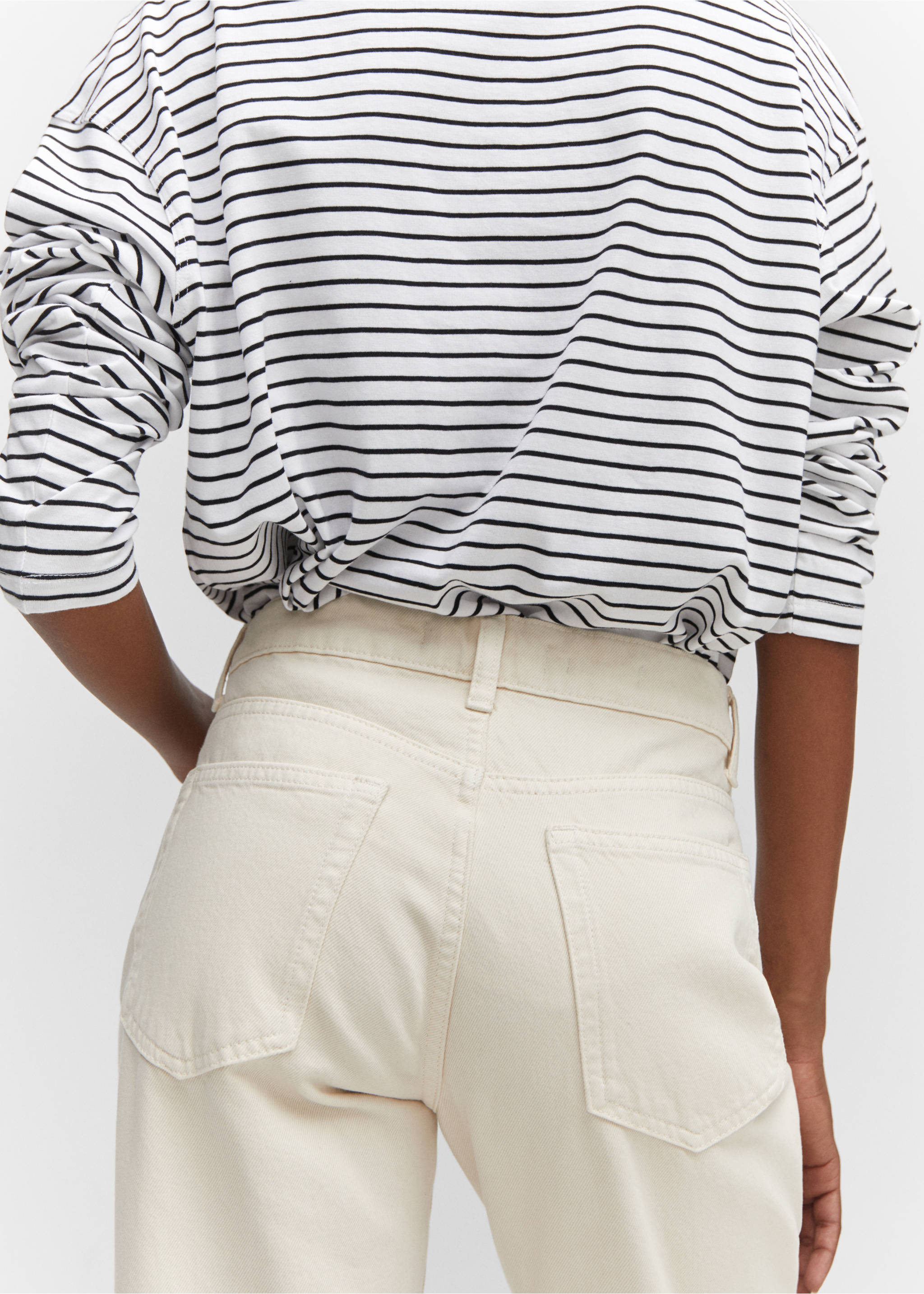 Straight-fit cropped jeans - Details of the article 6, Ecru. Ref: 57003805-00.