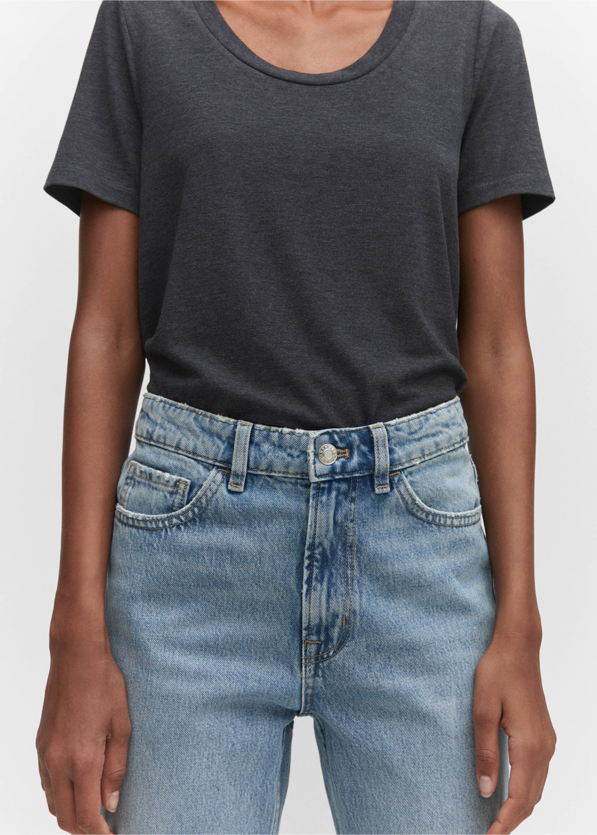 Straight-fit cropped jeans - Details of the article 2, Medium Blue. Ref: 57003807-00.