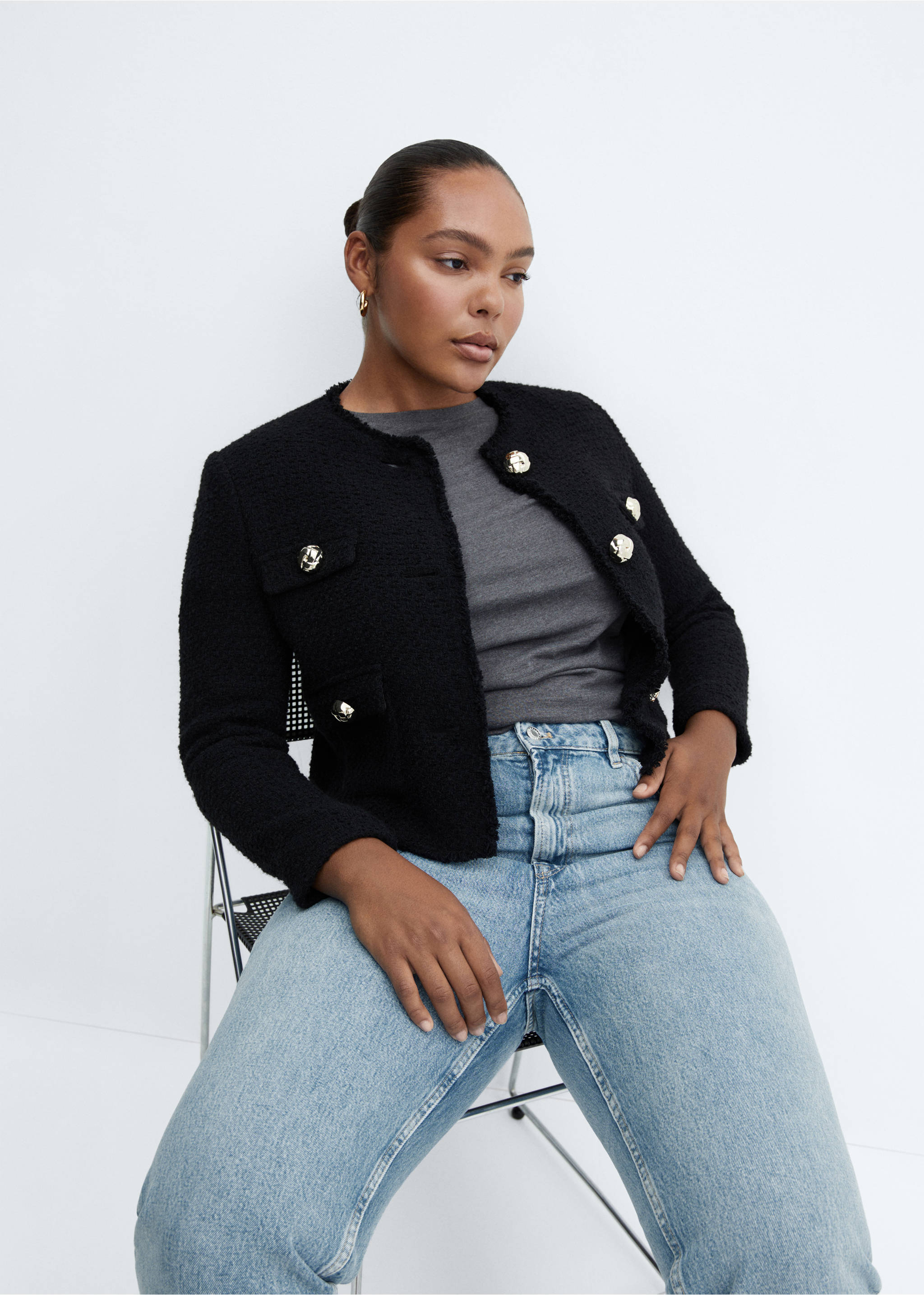 Straight-fit cropped jeans - Details of the article 4, Medium Blue. Ref: 57003807-00.