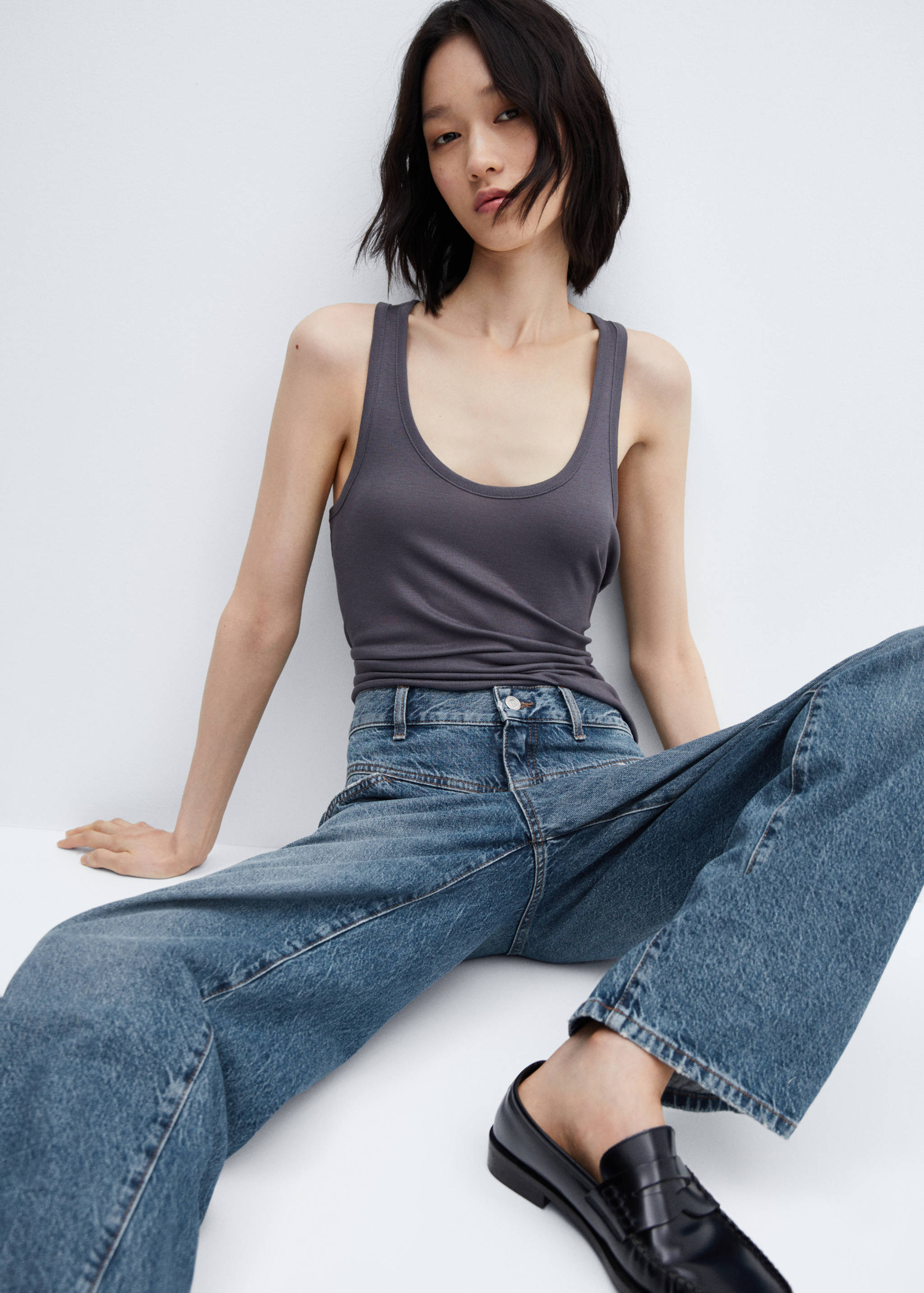 High-waist wide leg jeans with seams - Details of the article 2