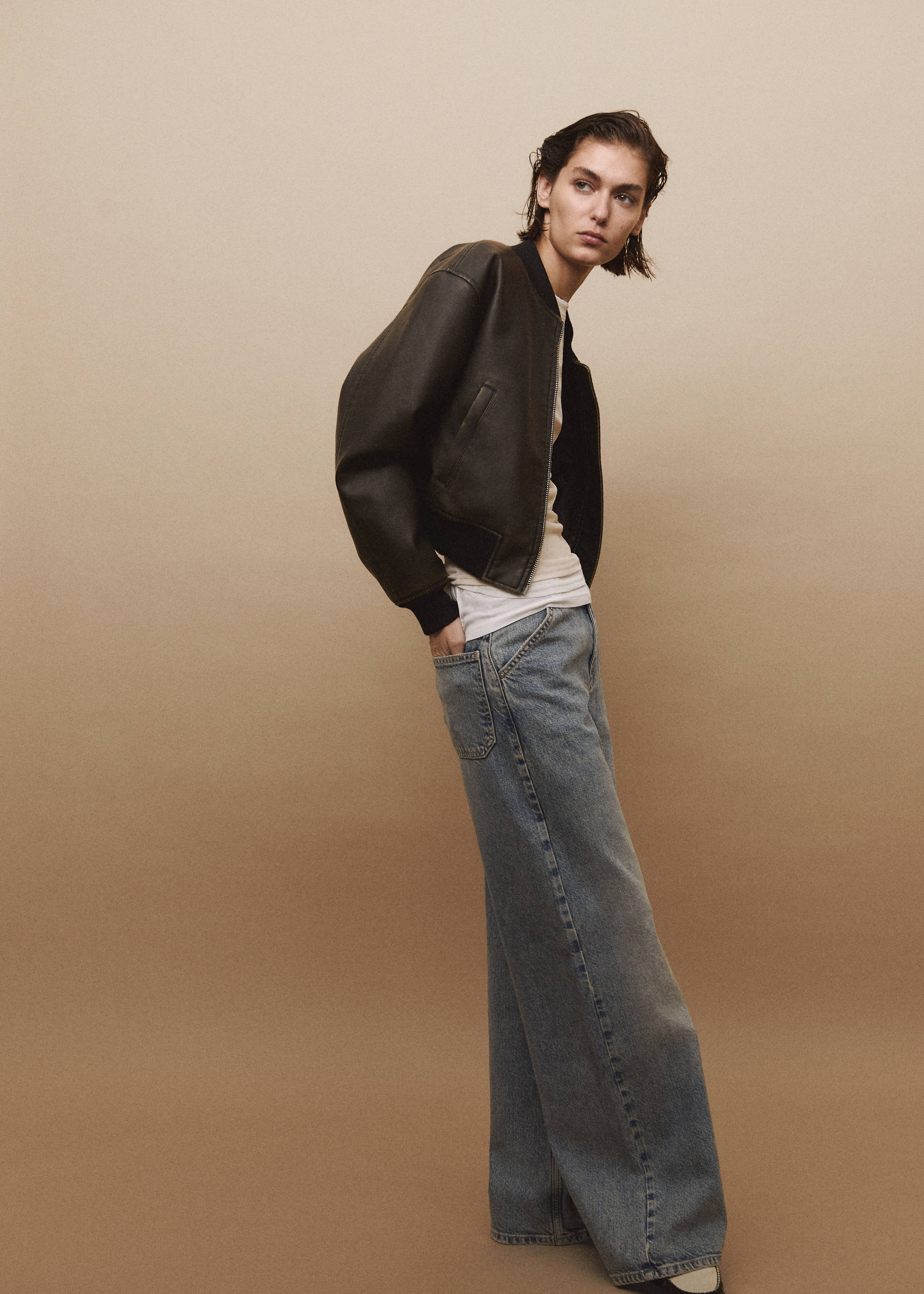 High-waist wide leg jeans with seams - Details of the article 7