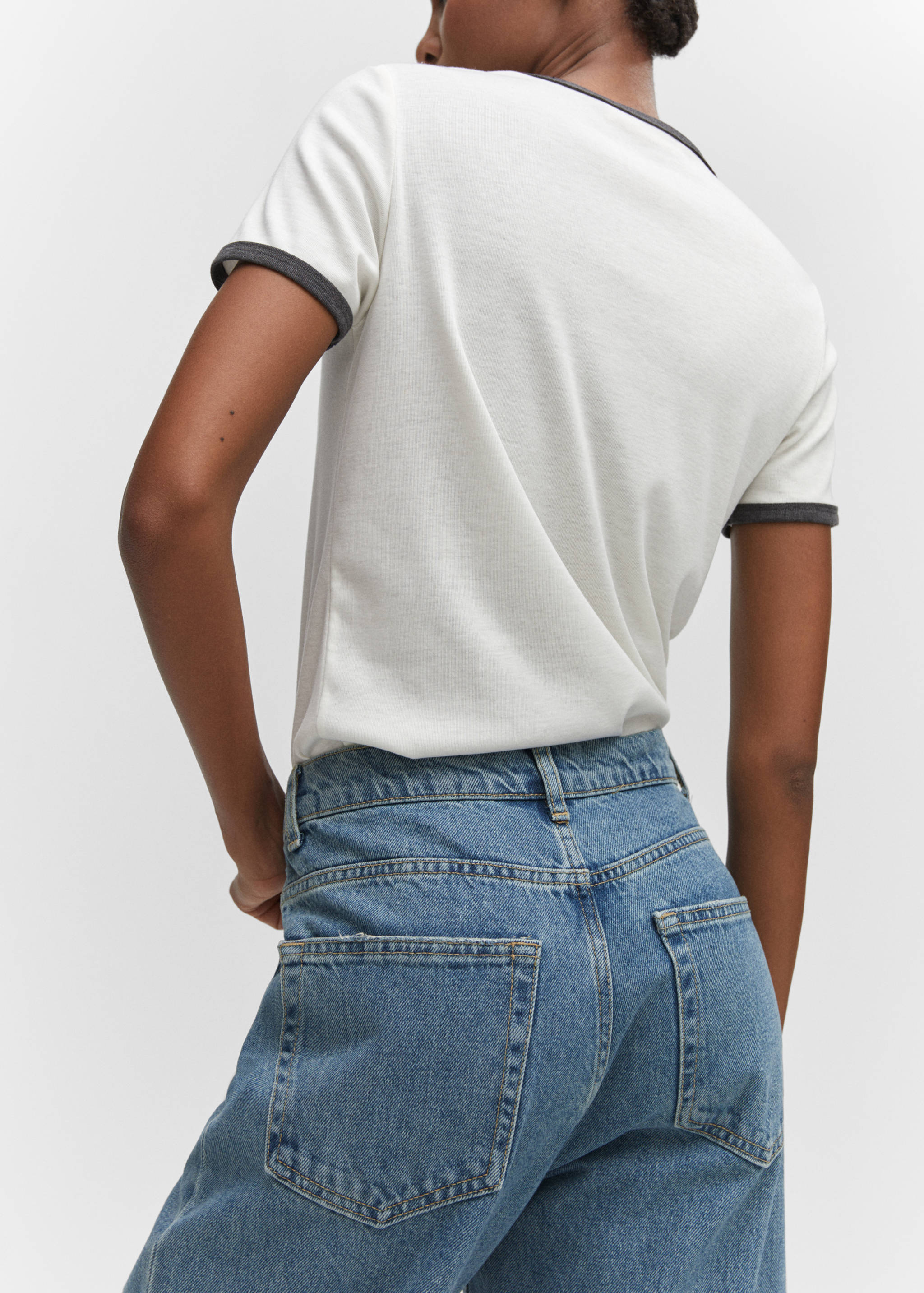Wide leg jeans with turned-up hem - Details of the article 3