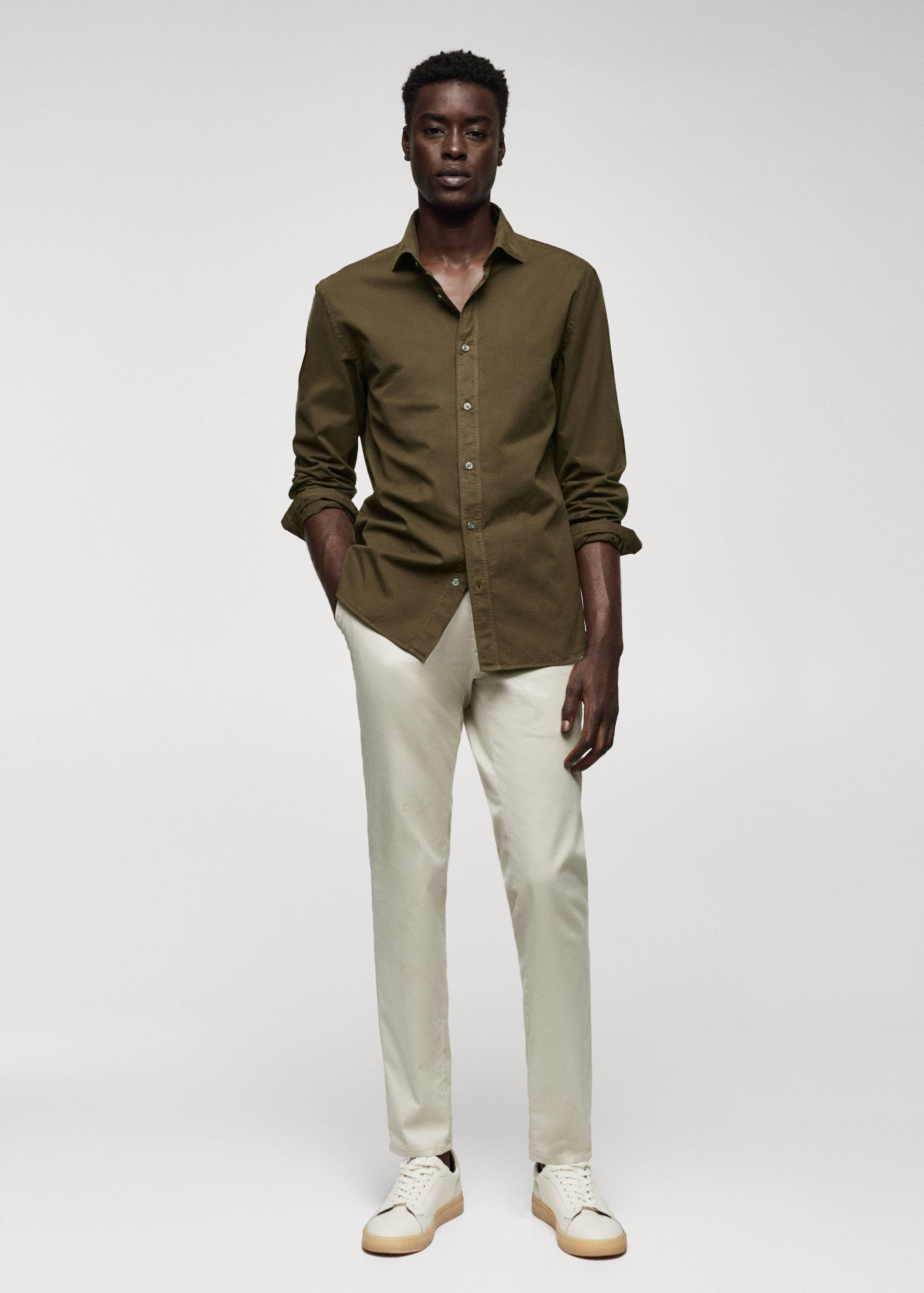 Slim Fit-Hemd aus 100 % Baumwolle - Allgemeine Ansicht