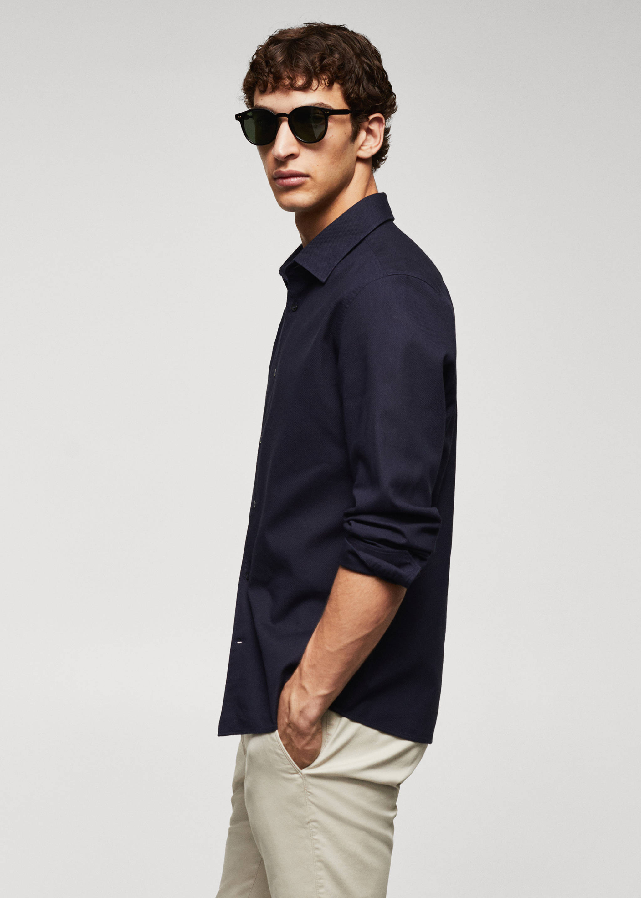 Slim-fit cotton structured shirt - Details of the article 2