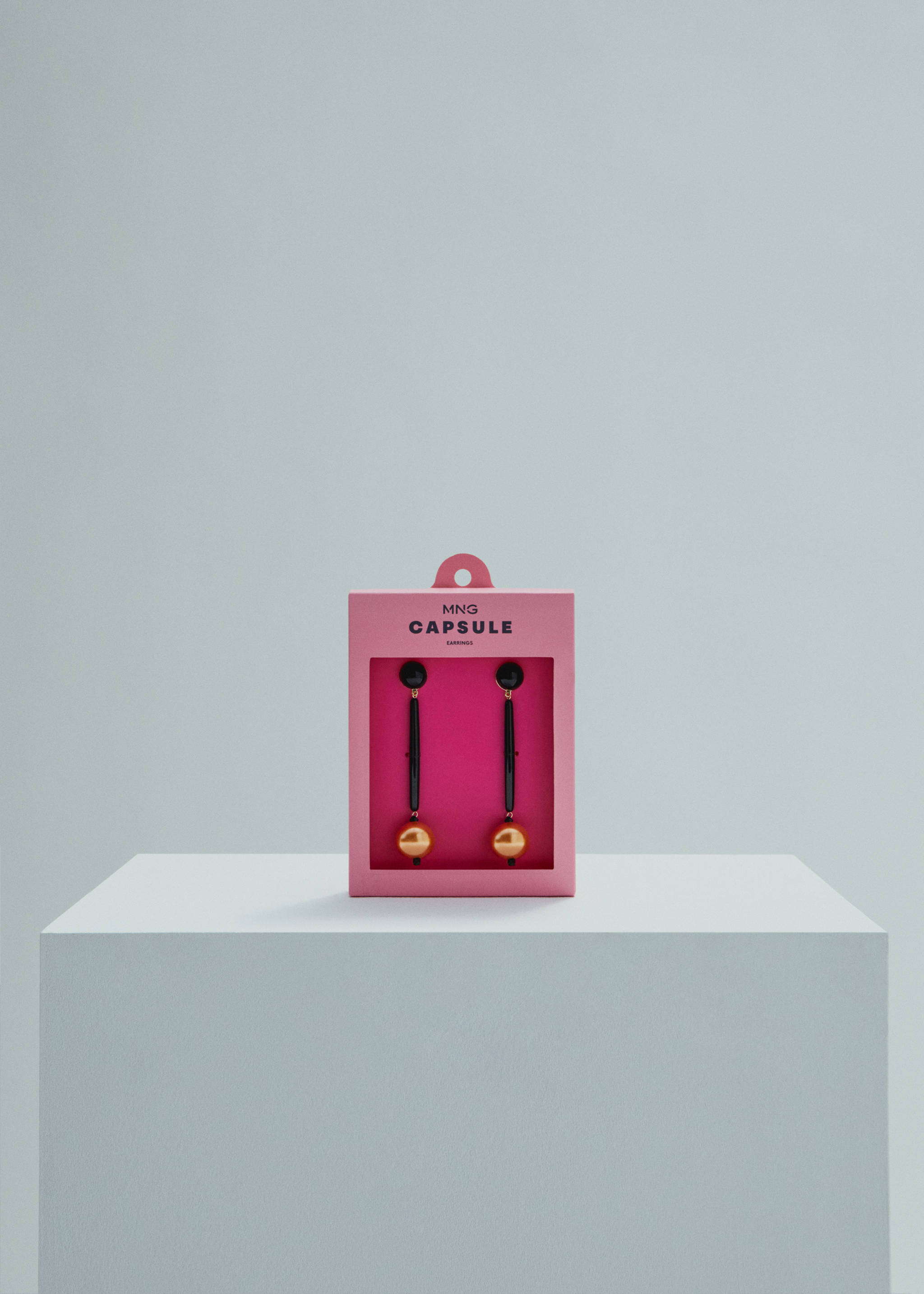 Boucles d’oréilles rigides detail perles - Détail de l'article 3