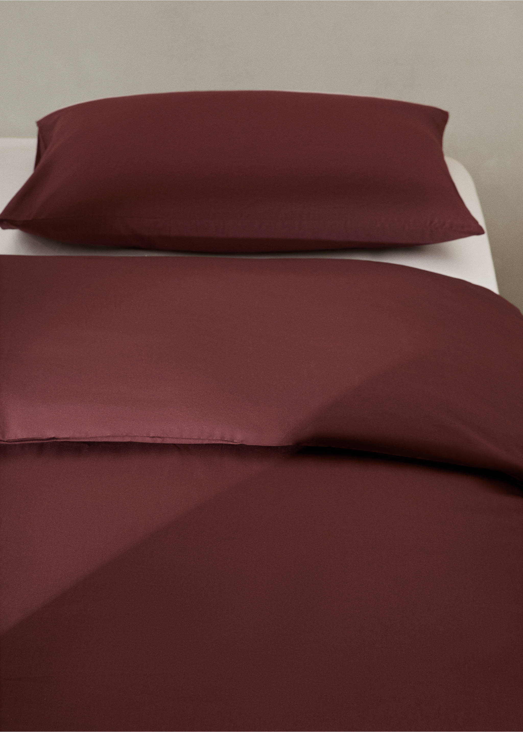 Bettbezug aus 100 % Baumwolle - Detail des Artikels 7, Weinrot. Ref: 57004071-00.