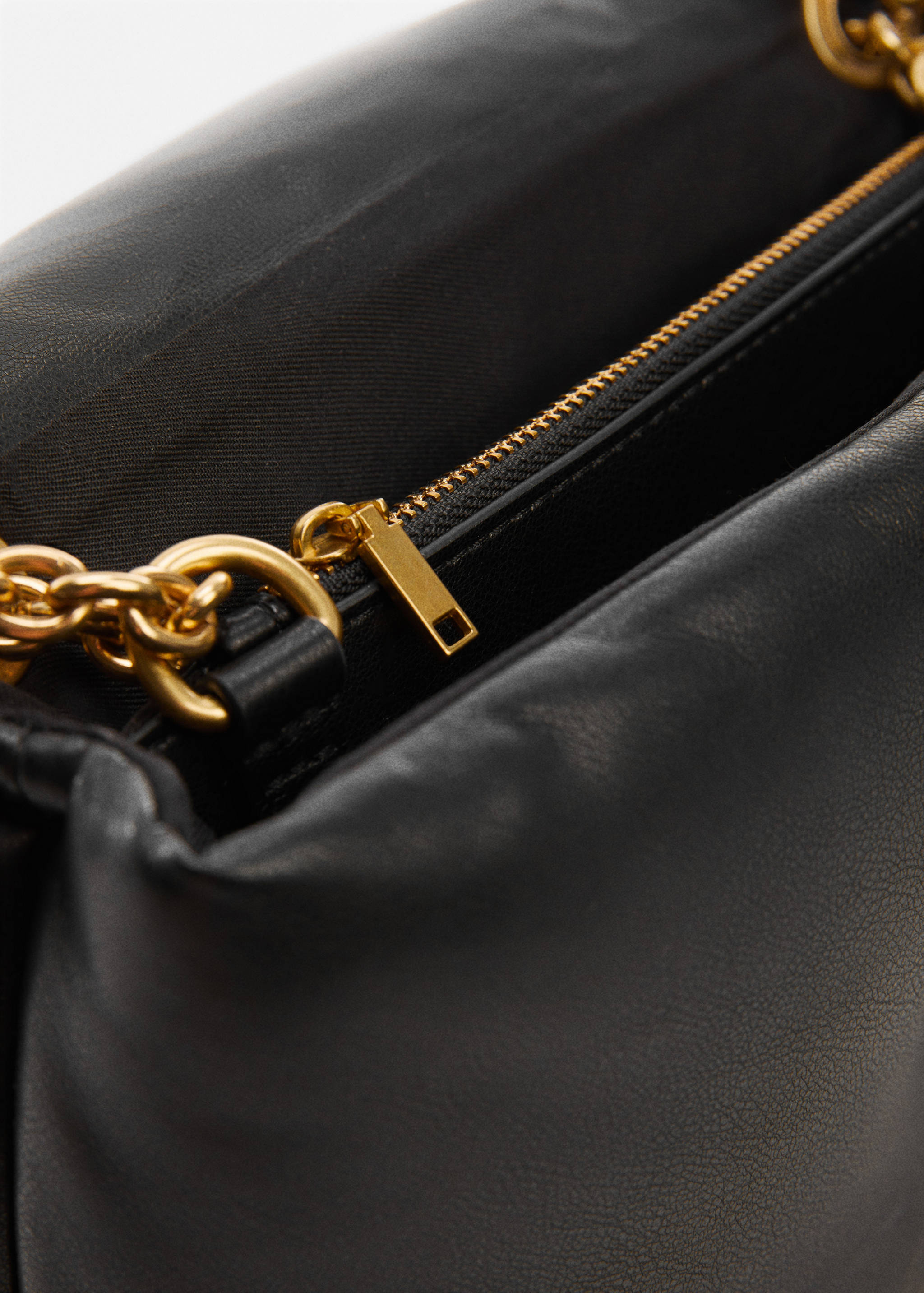 Quilted bag with flap - Details of the article 2