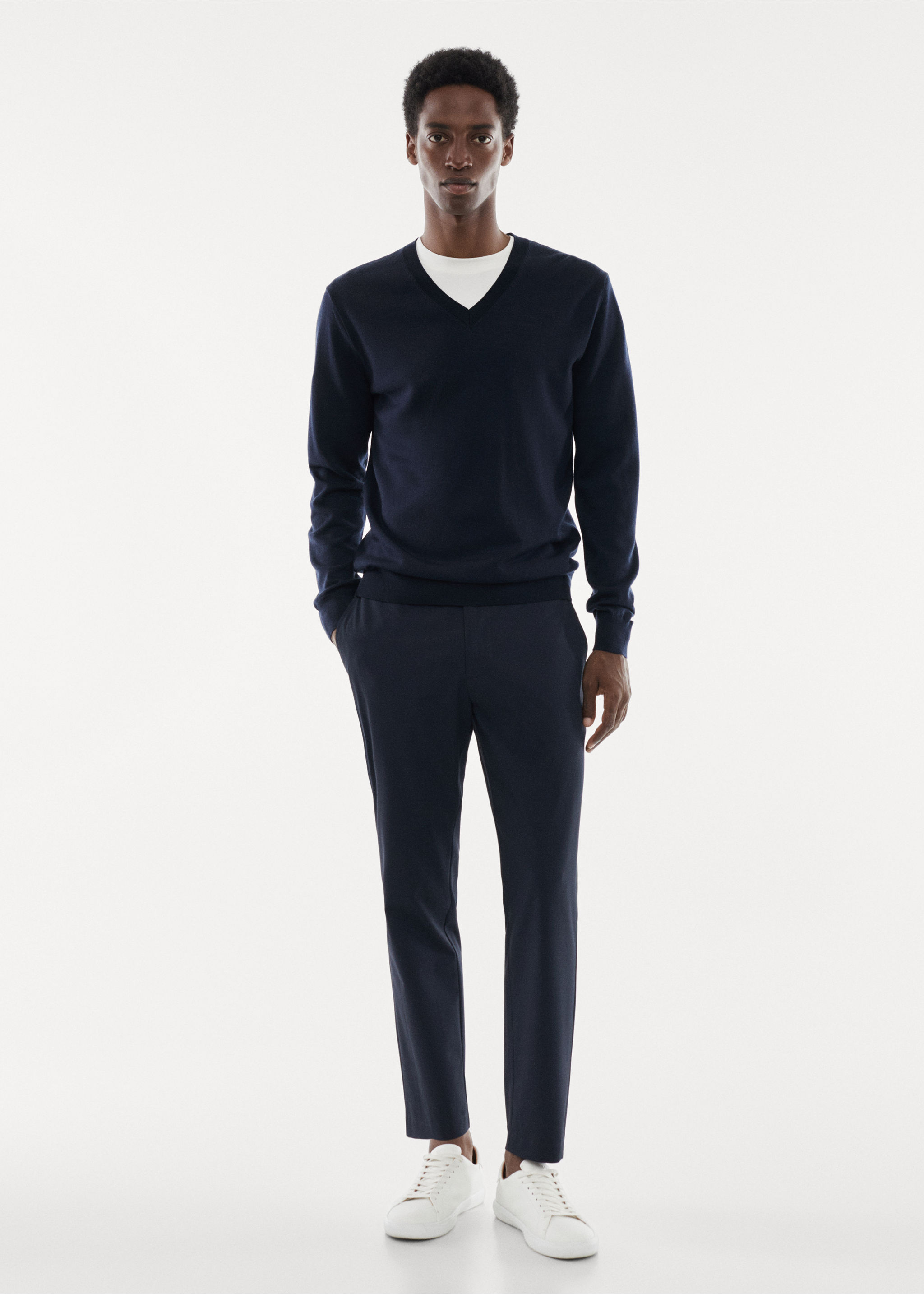 100% merino wool V-neck sweater - General plane